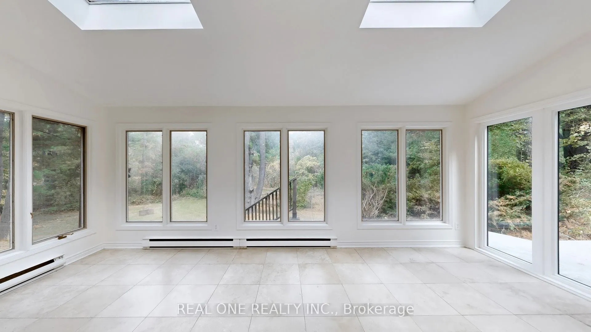 465 Woodland Acres Crescent