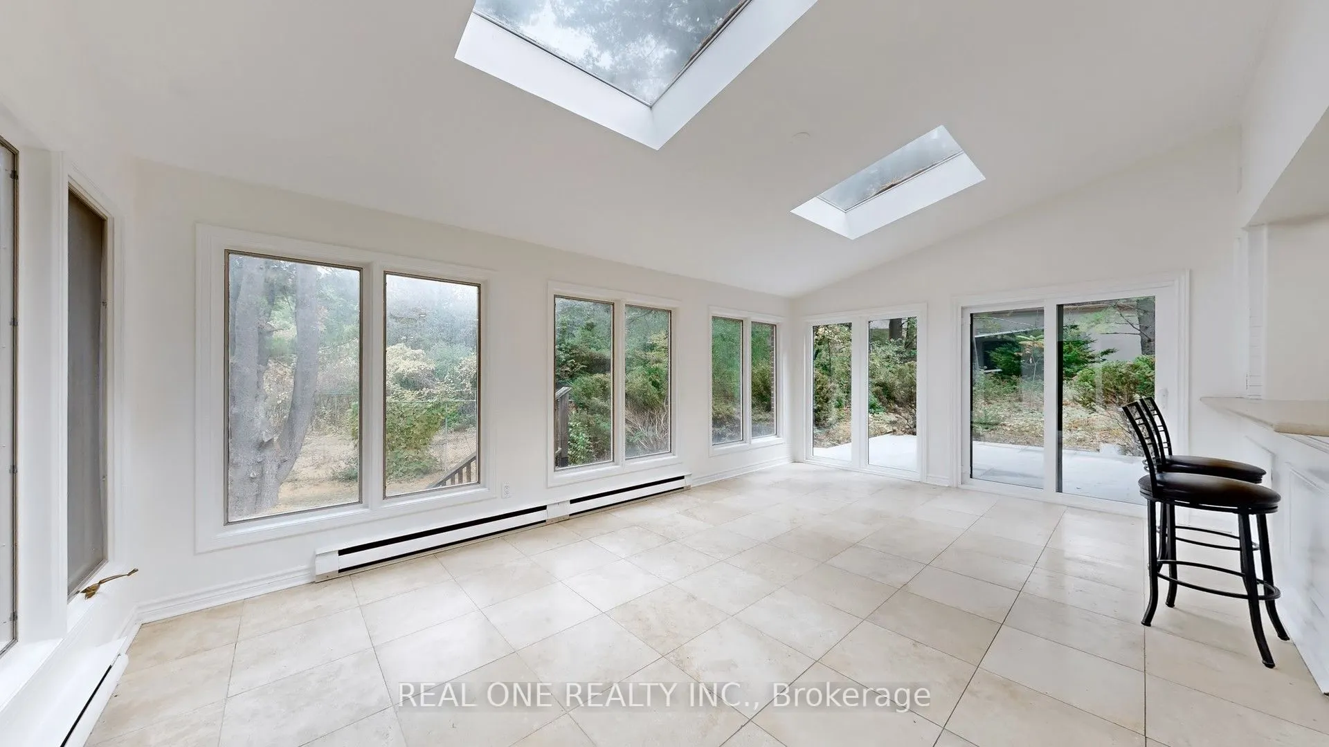 465 Woodland Acres Crescent