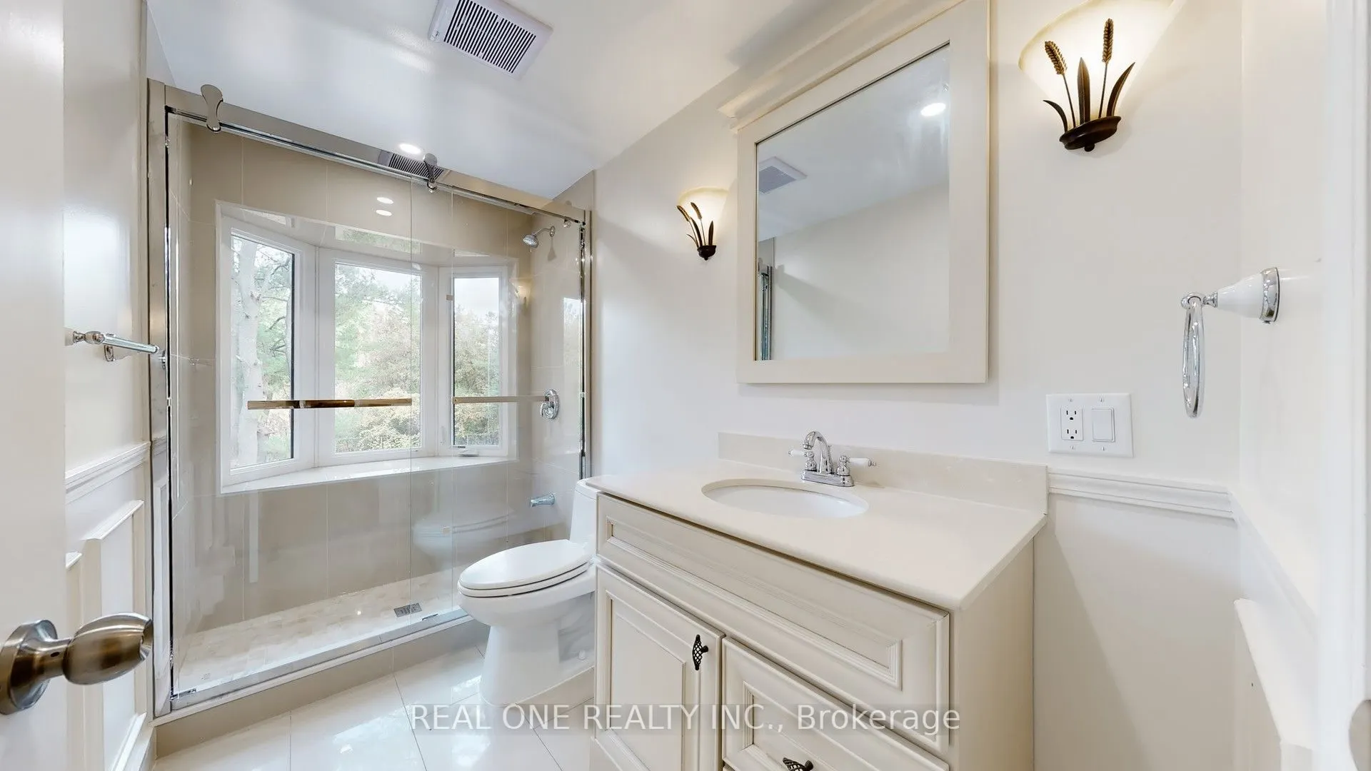 465 Woodland Acres Crescent