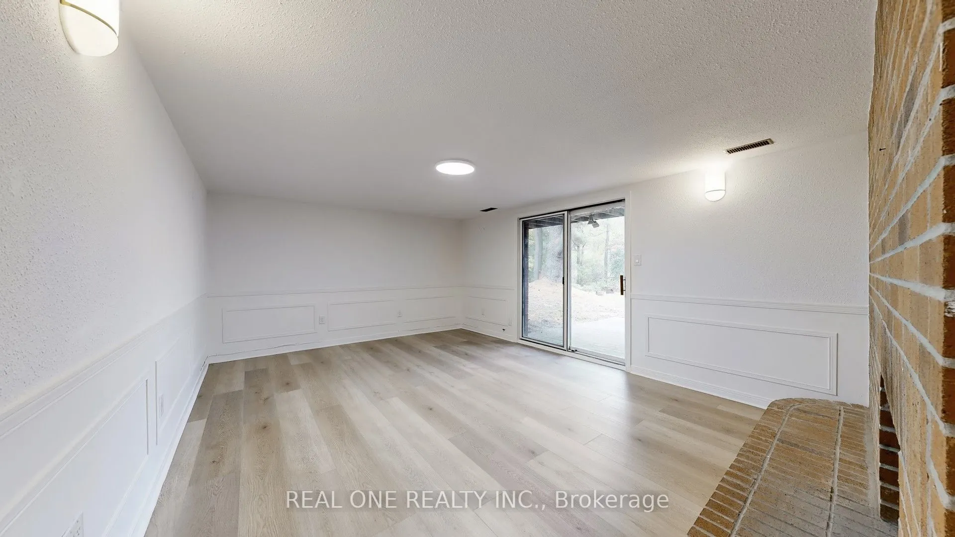 465 Woodland Acres Crescent