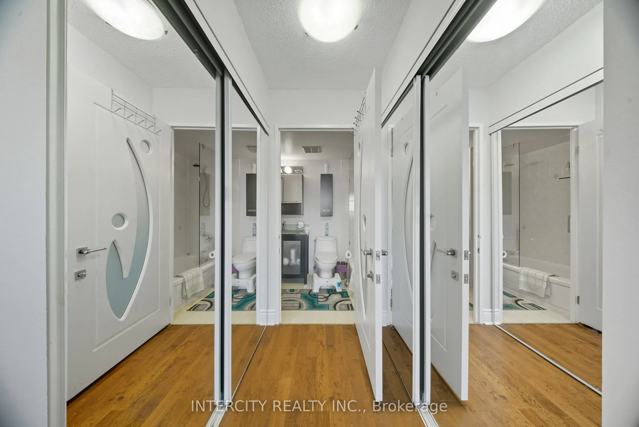 81 Townsgate Drive, #Ph208