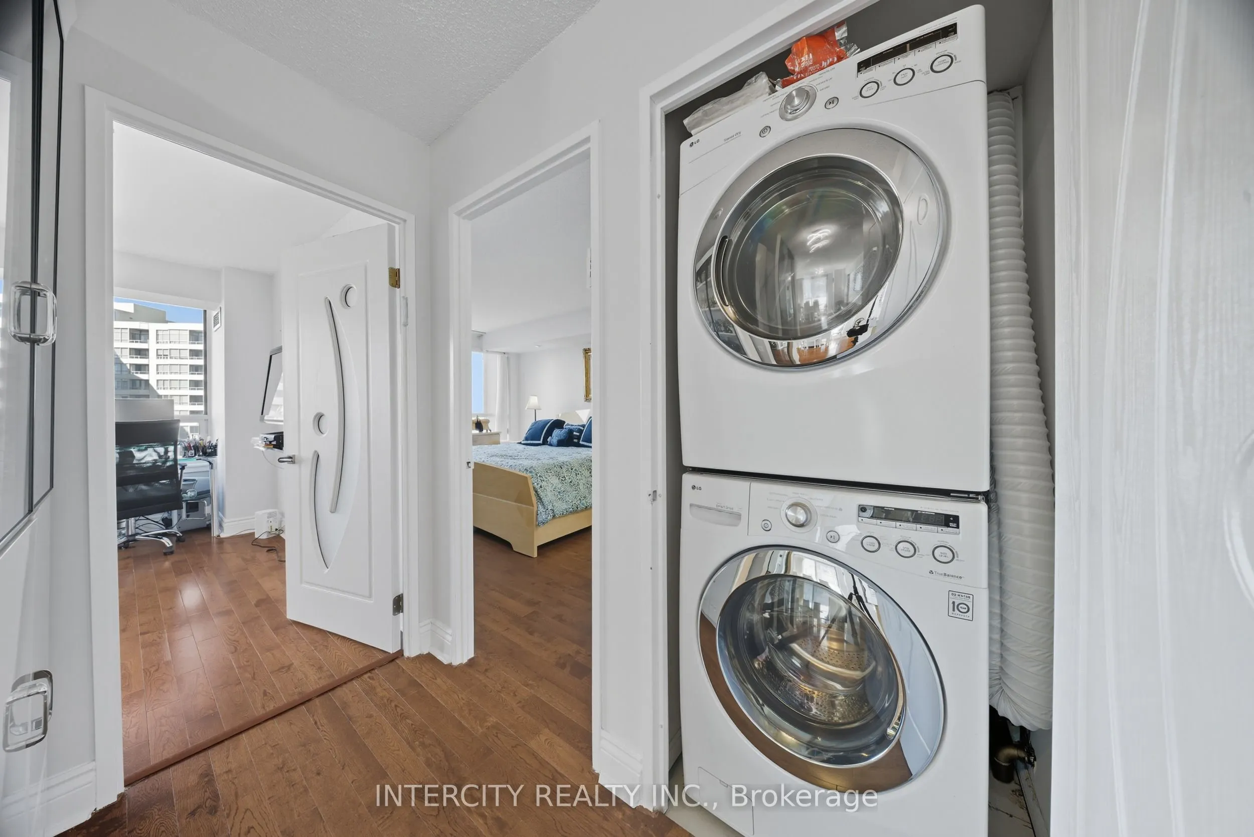 81 Townsgate Drive, #Ph208