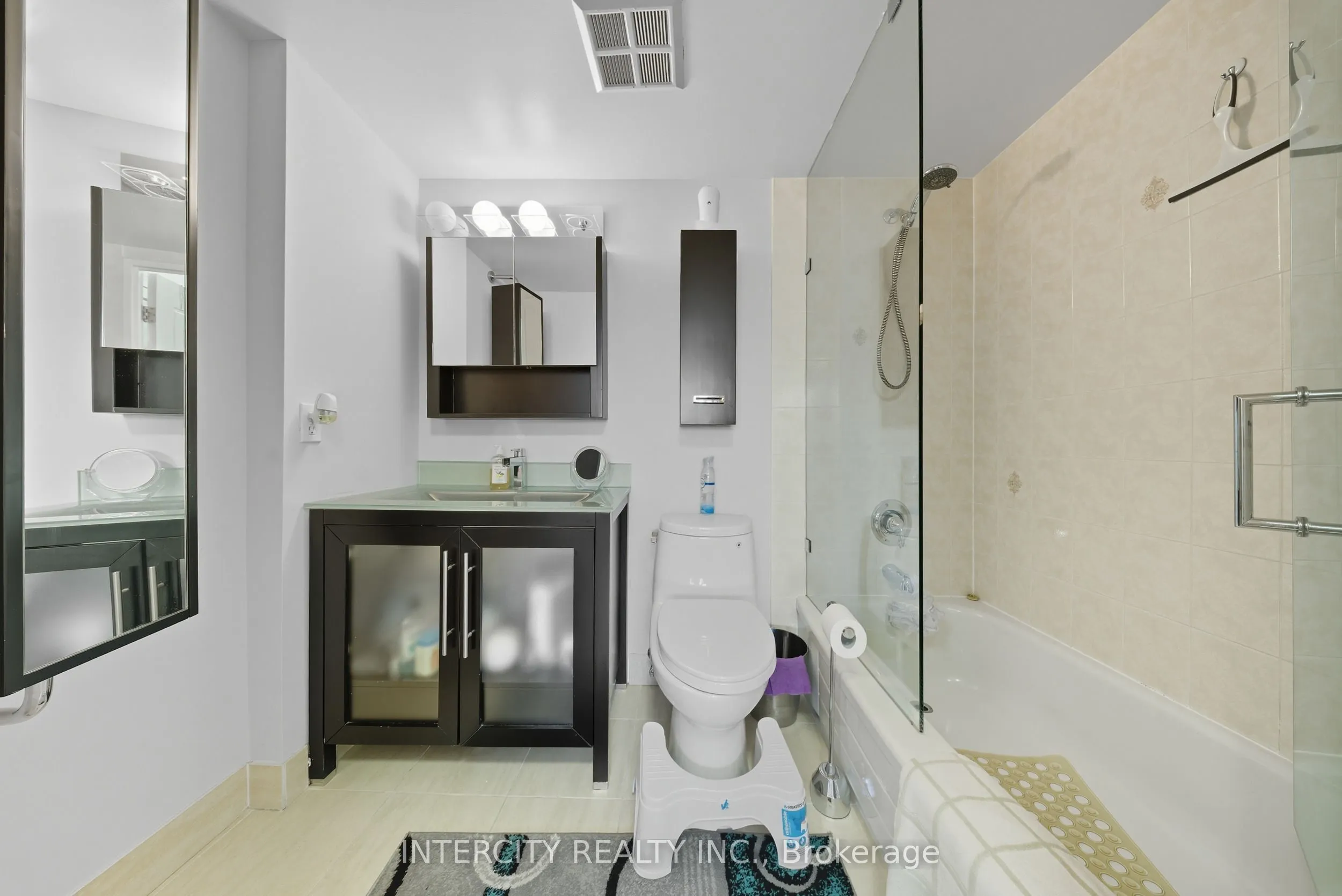 81 Townsgate Drive, #Ph208
