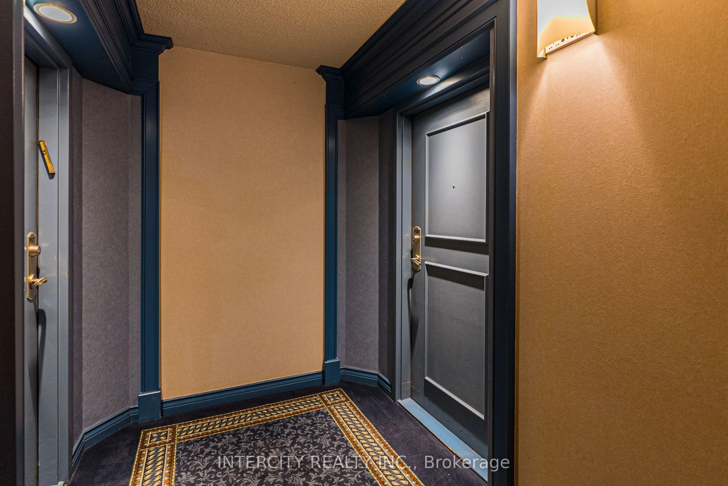 81 Townsgate Drive, #Ph208