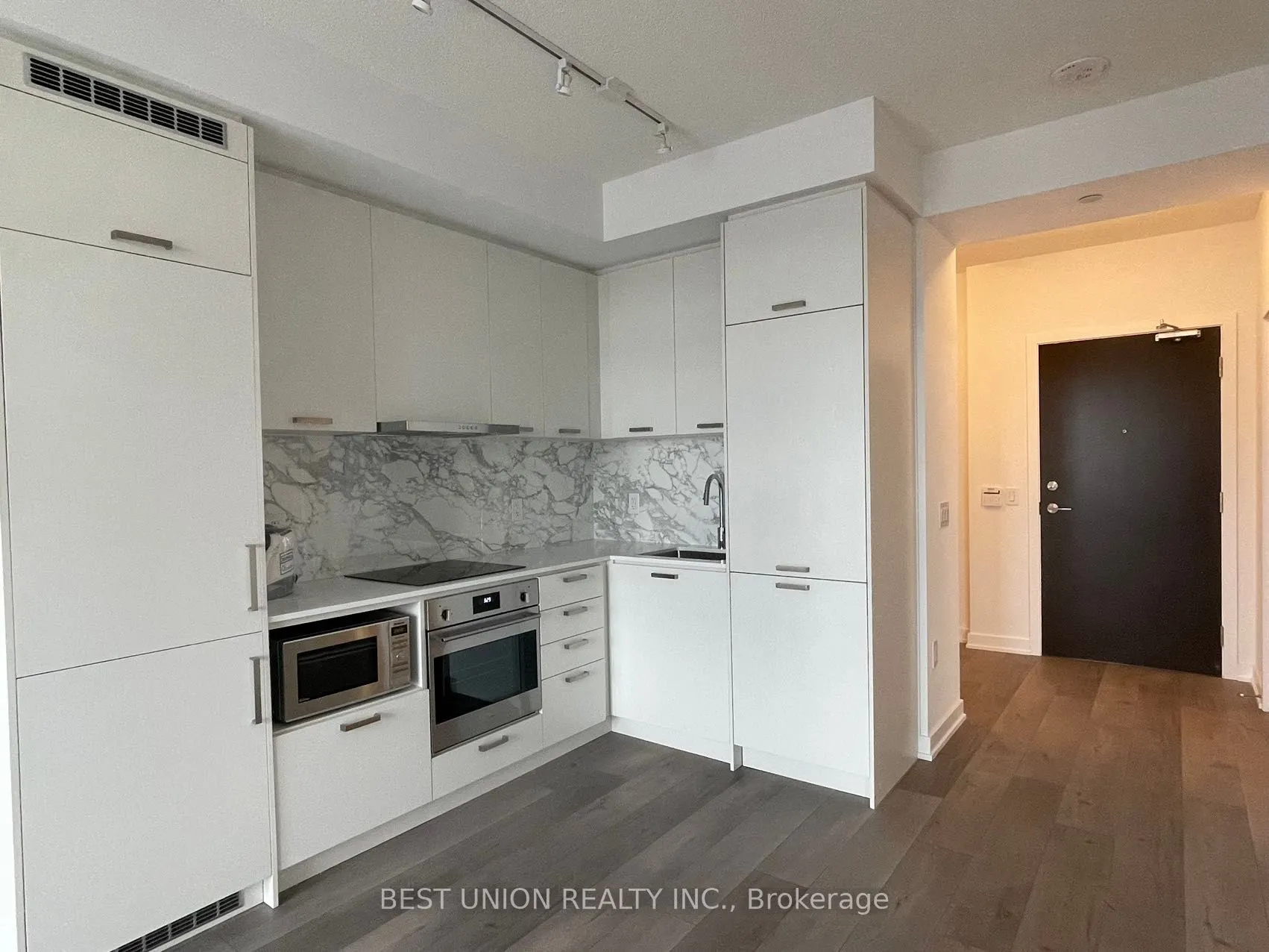38 Honeycrisp Crescent, #1715