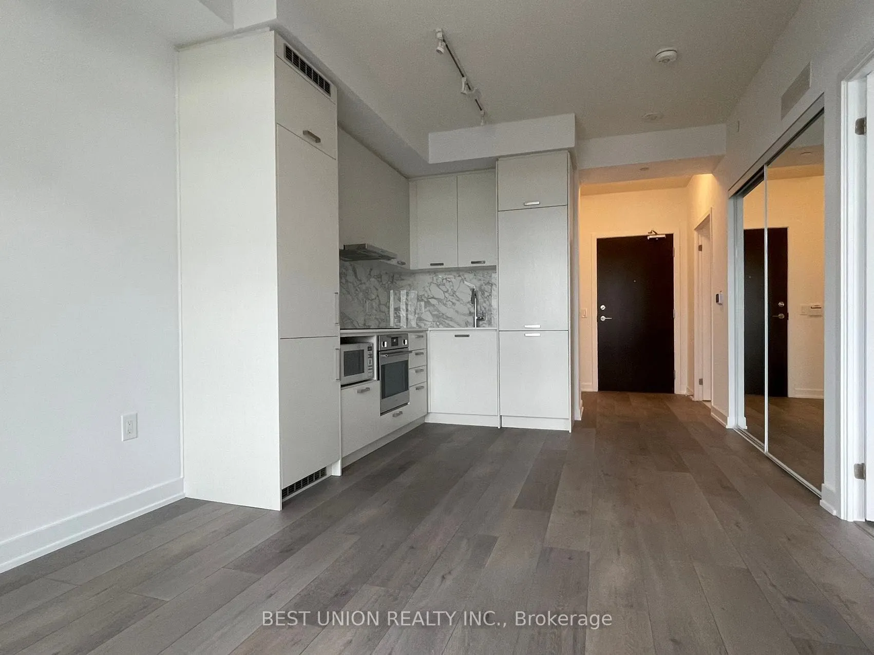 38 Honeycrisp Crescent, #1715