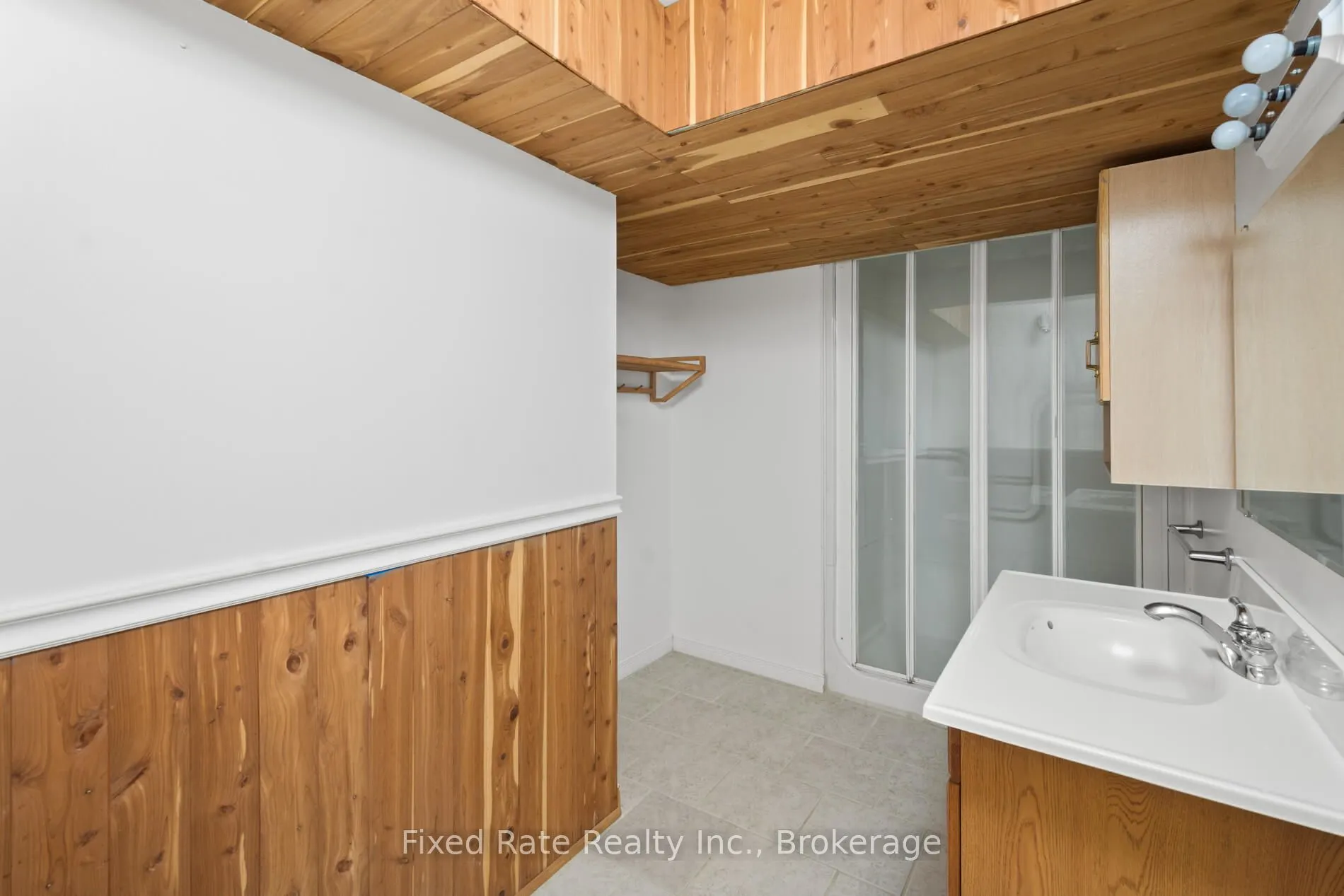 370 Selby Crescent