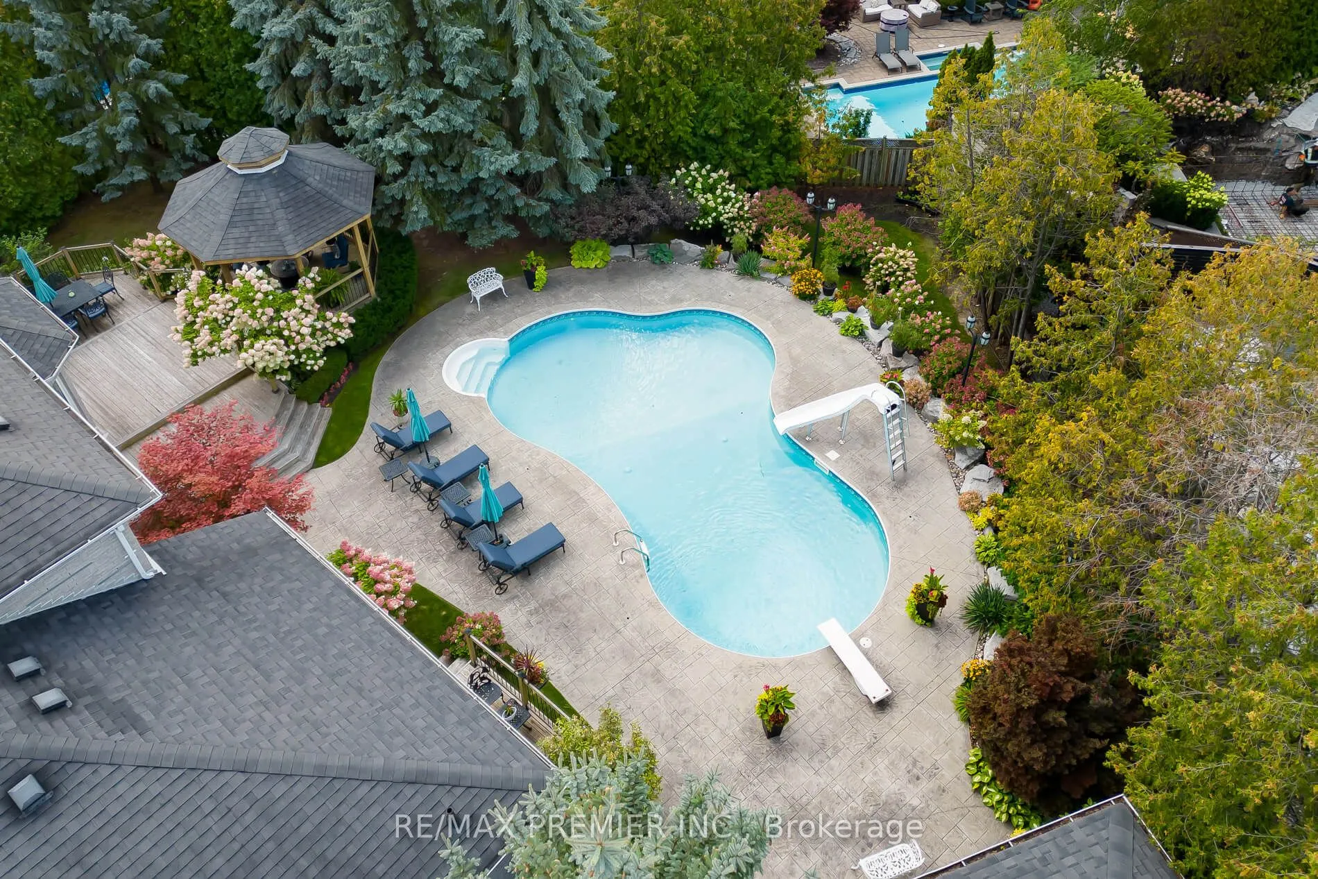 90 Shamrock Crescent