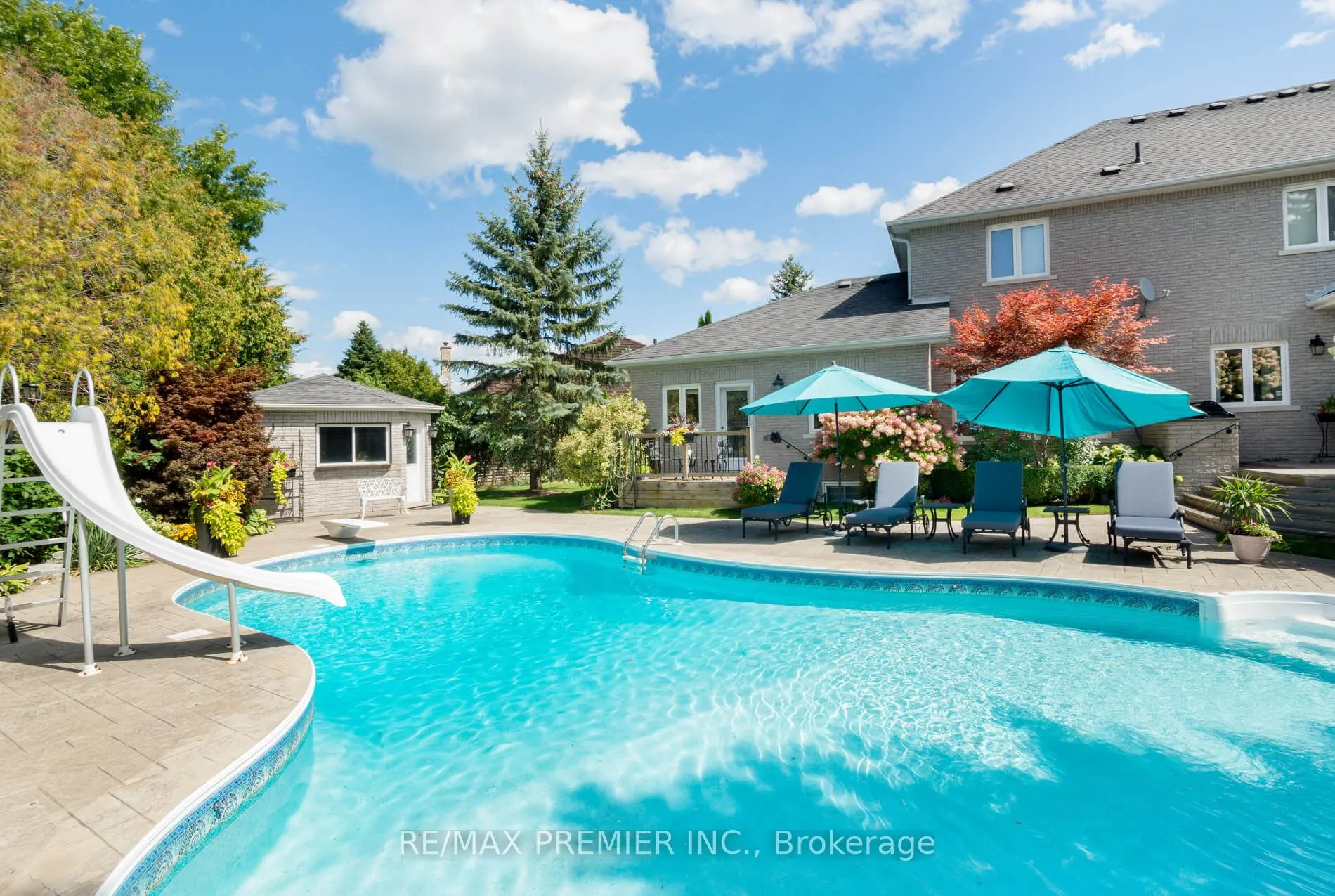 90 Shamrock Crescent