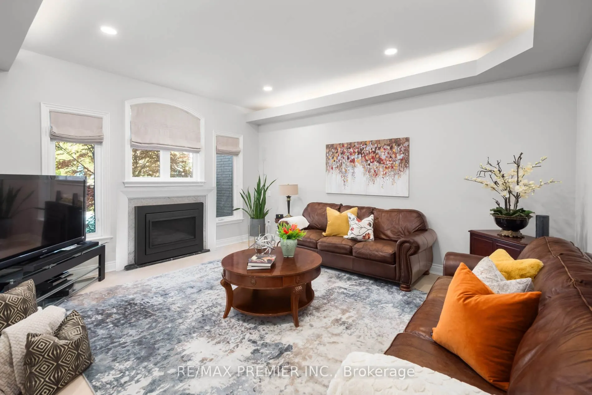 90 Shamrock Crescent