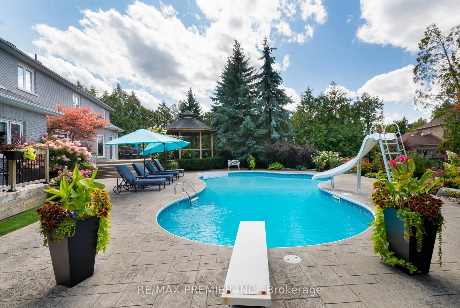 90 Shamrock Crescent