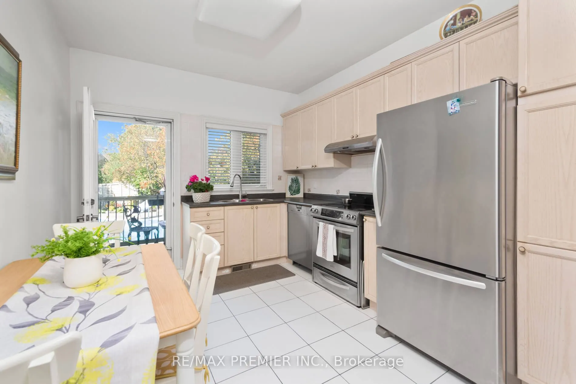90 Shamrock Crescent