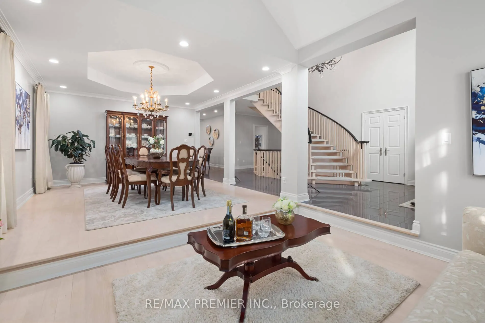 90 Shamrock Crescent