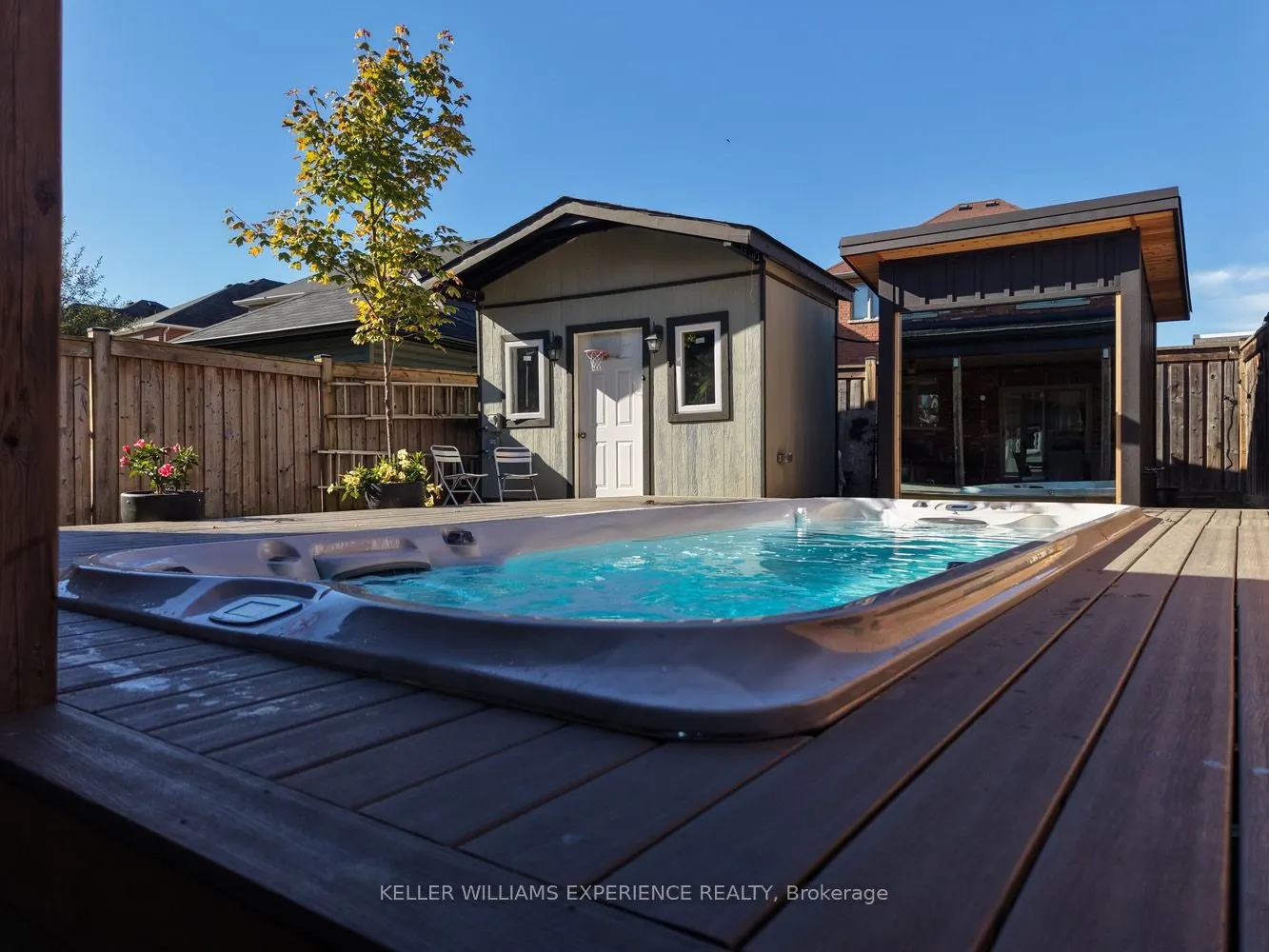 2199 Dawson Crescent W