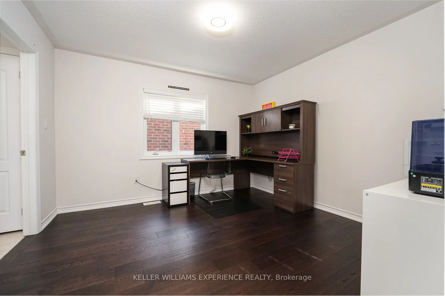2199 Dawson Crescent W