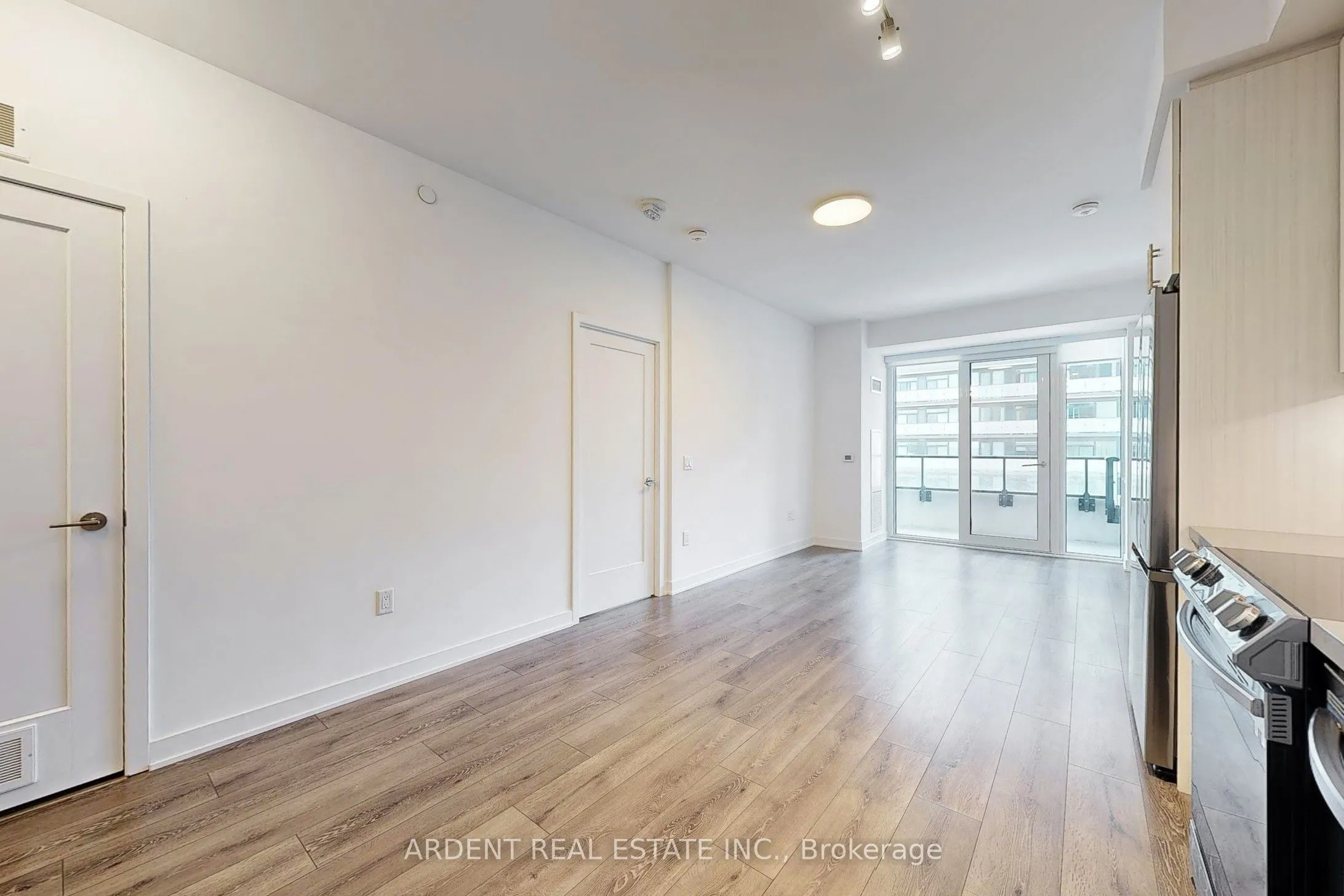 95 Oneida Crescent, #505