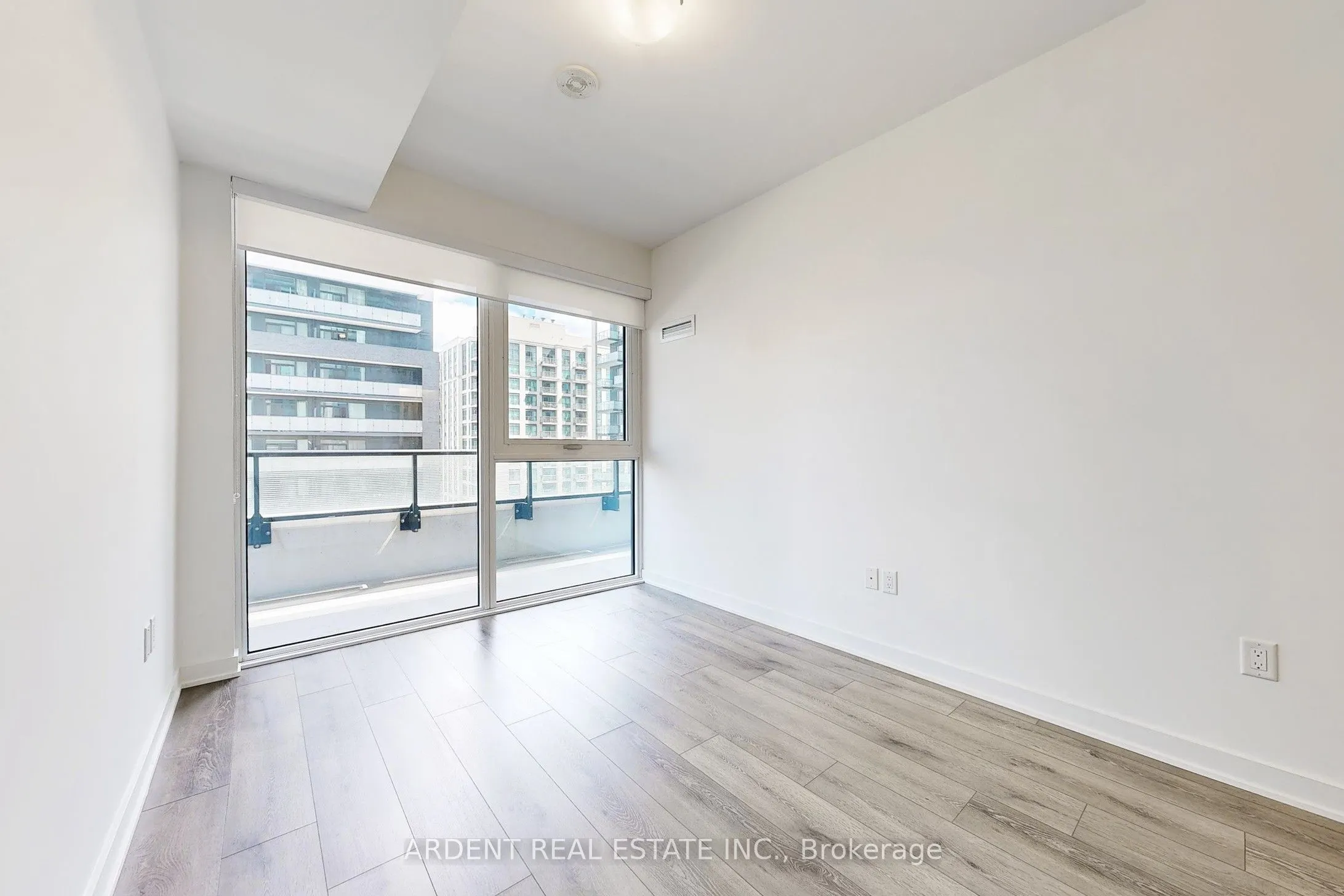 95 Oneida Crescent, #505