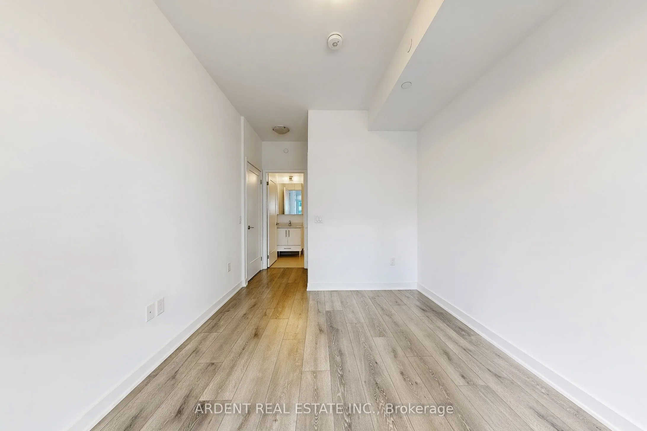 95 Oneida Crescent, #505