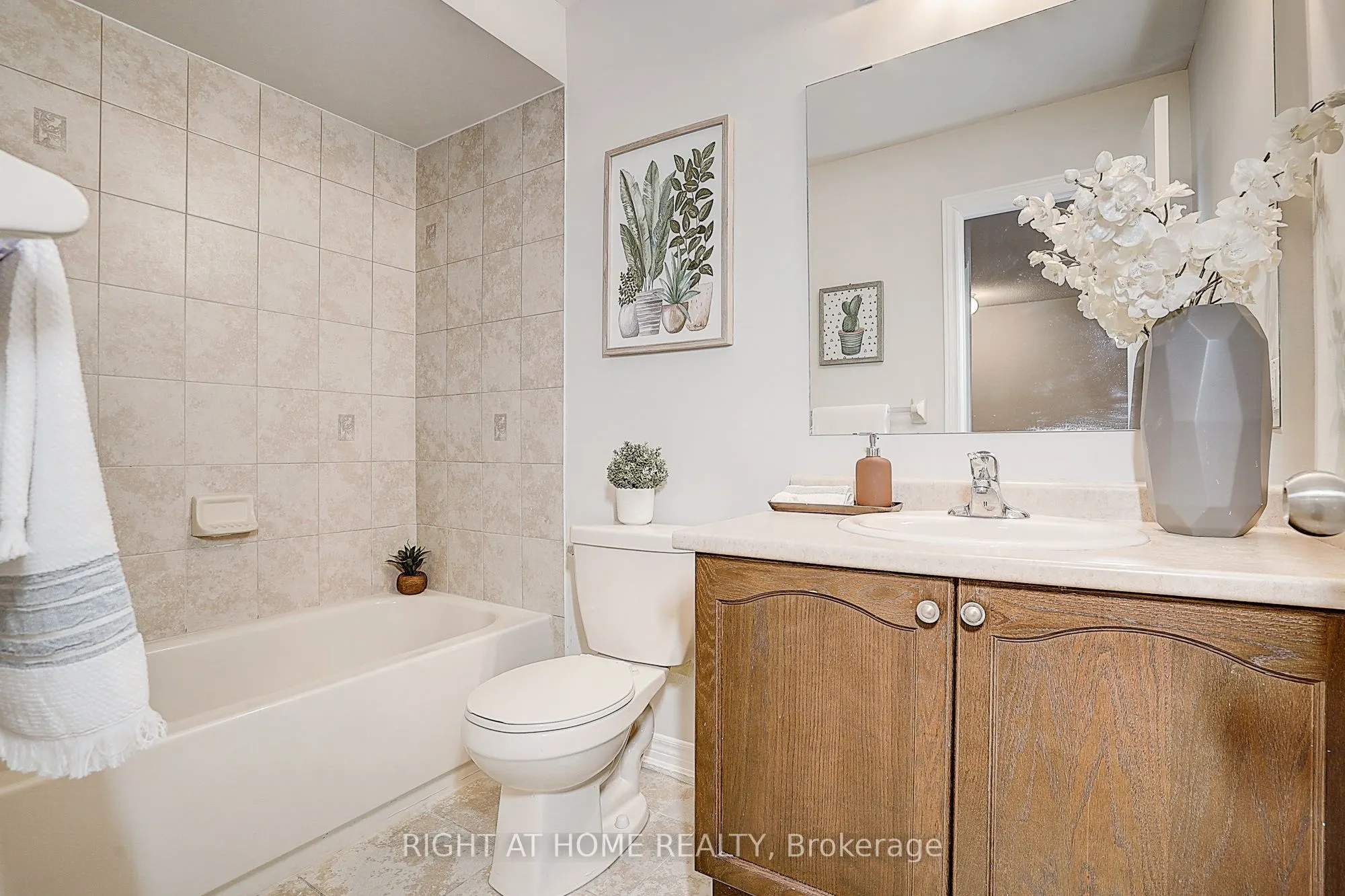 151 Silverwood Avenue, #15