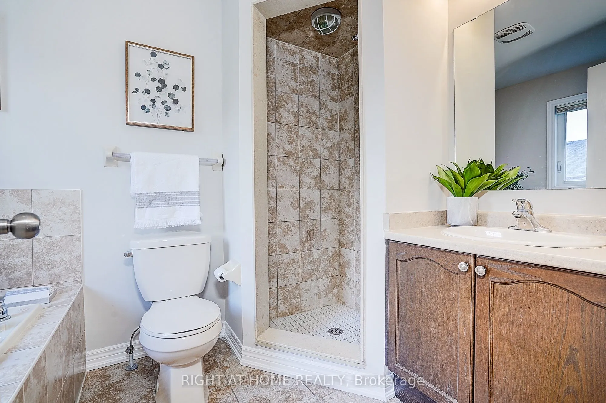 151 Silverwood Avenue, #15