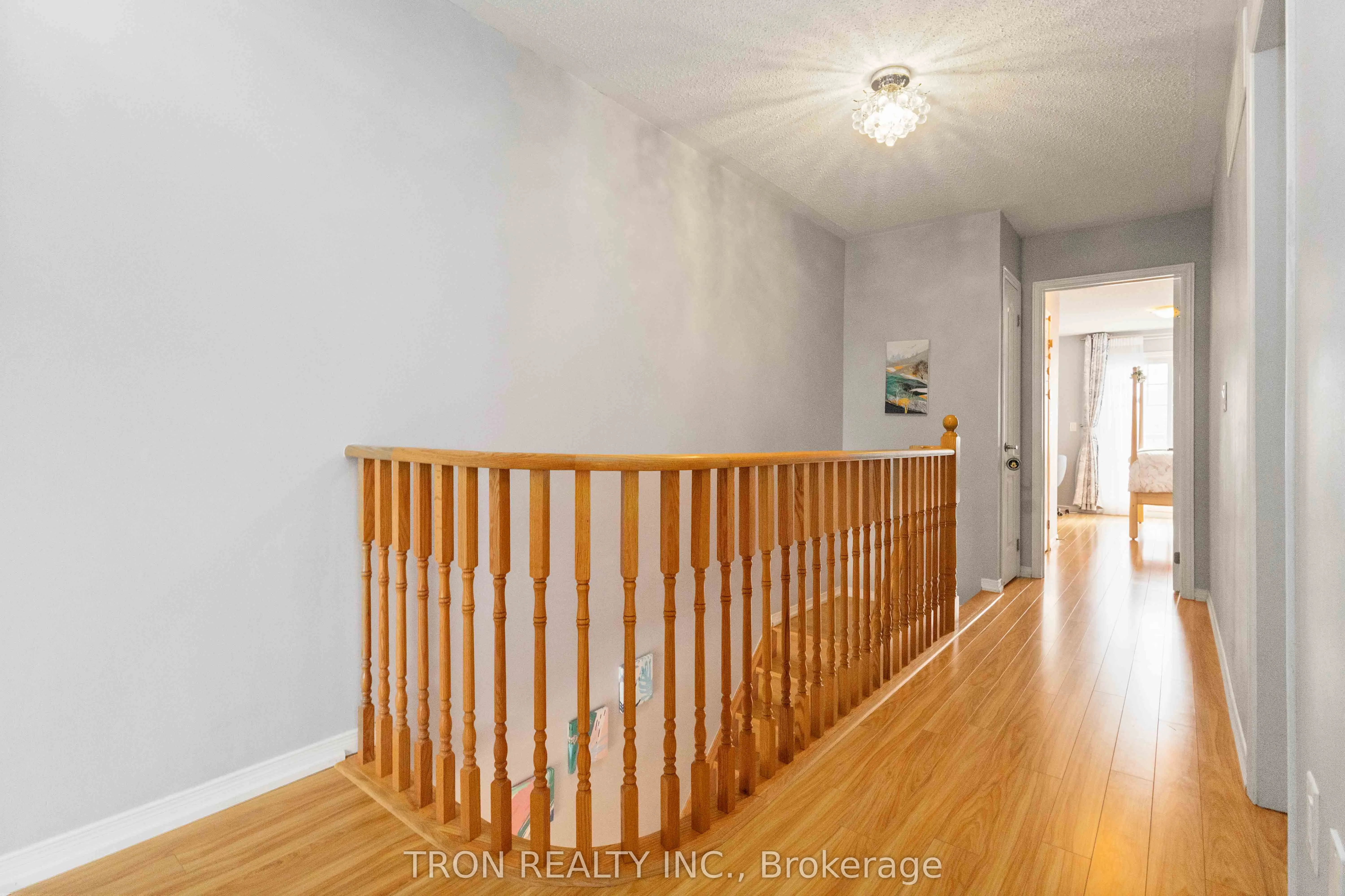 5253 Major Mackenzie Drive E