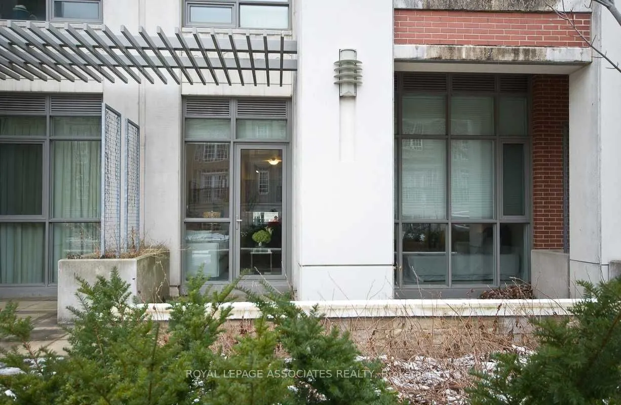 39 Upper Duke Crescent, #102