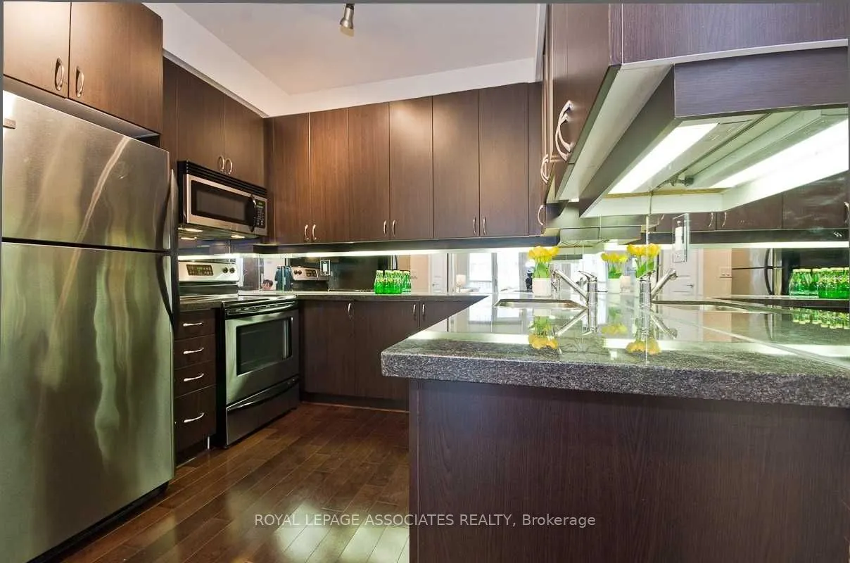 39 Upper Duke Crescent, #102