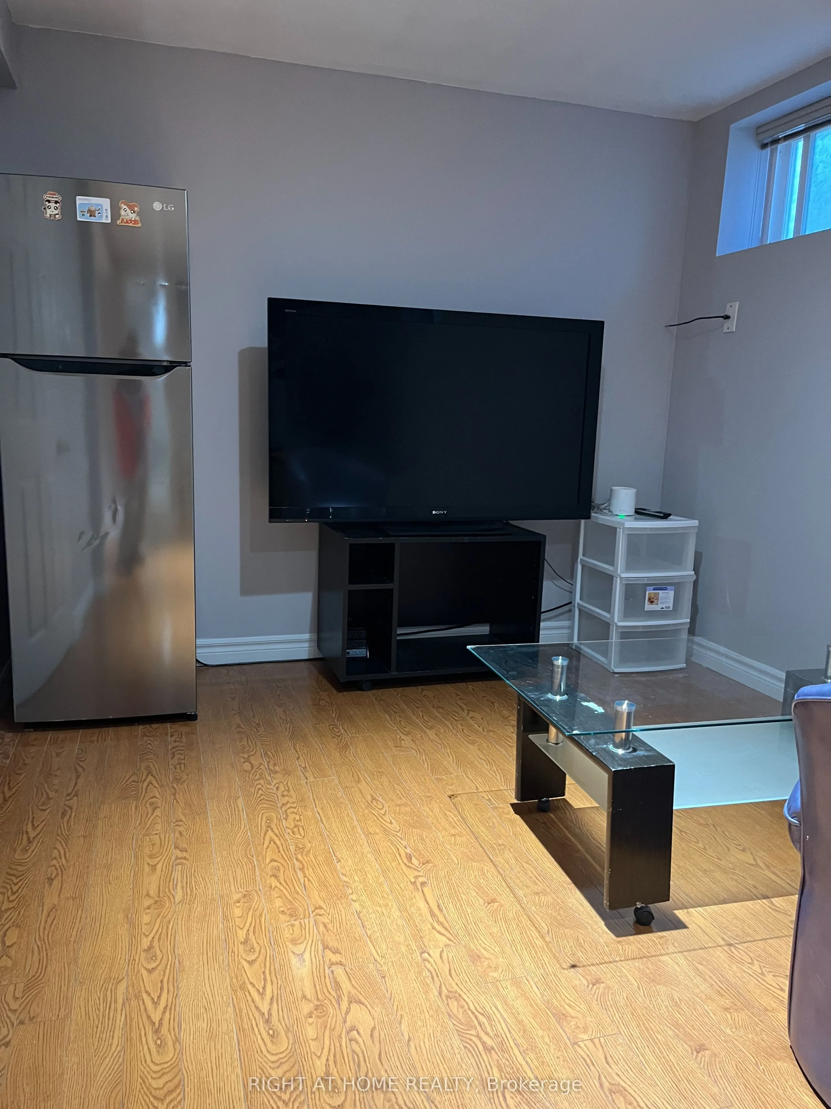 12 Albert Street, #basement