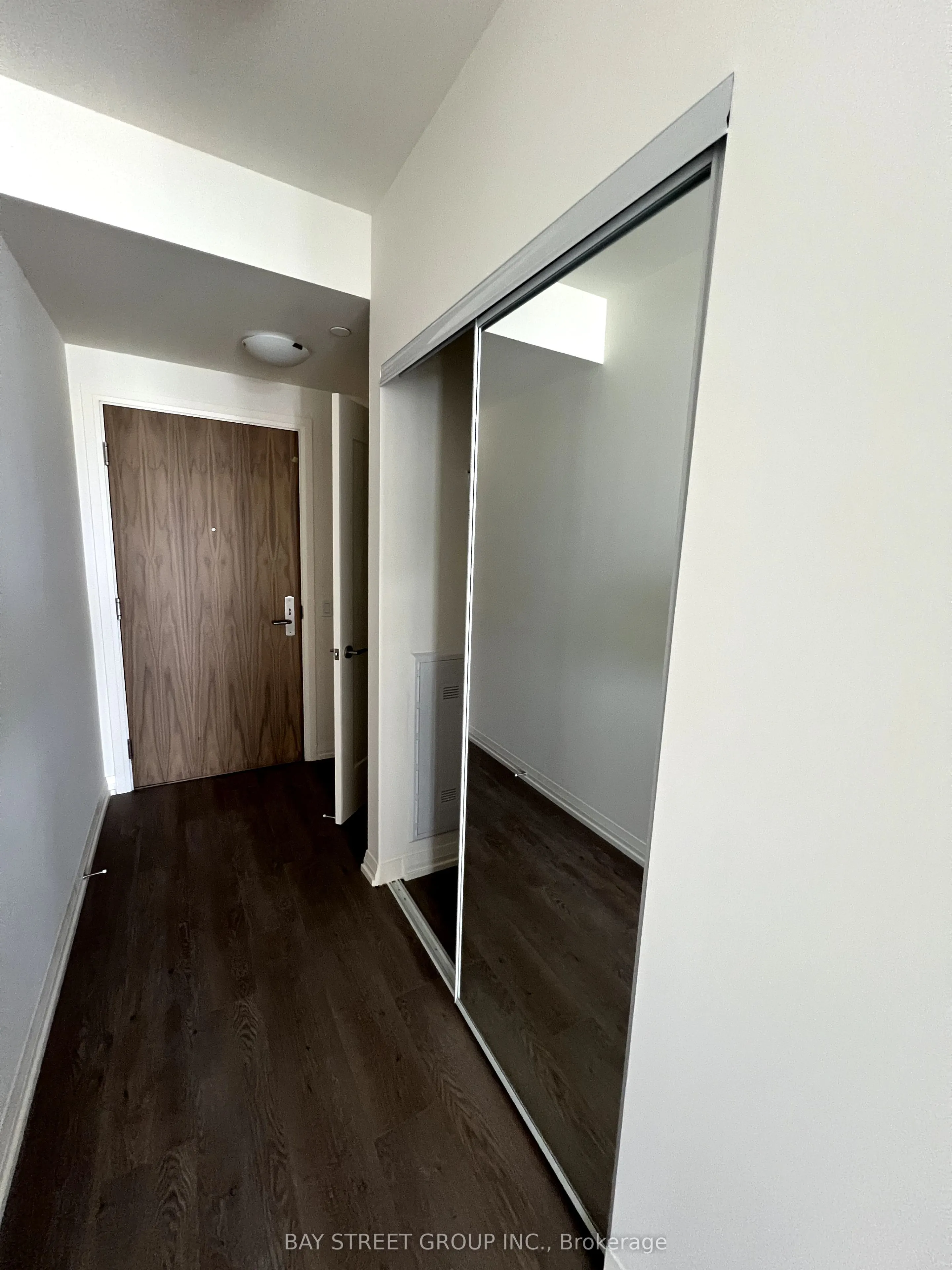 27 Korda Gate, #418