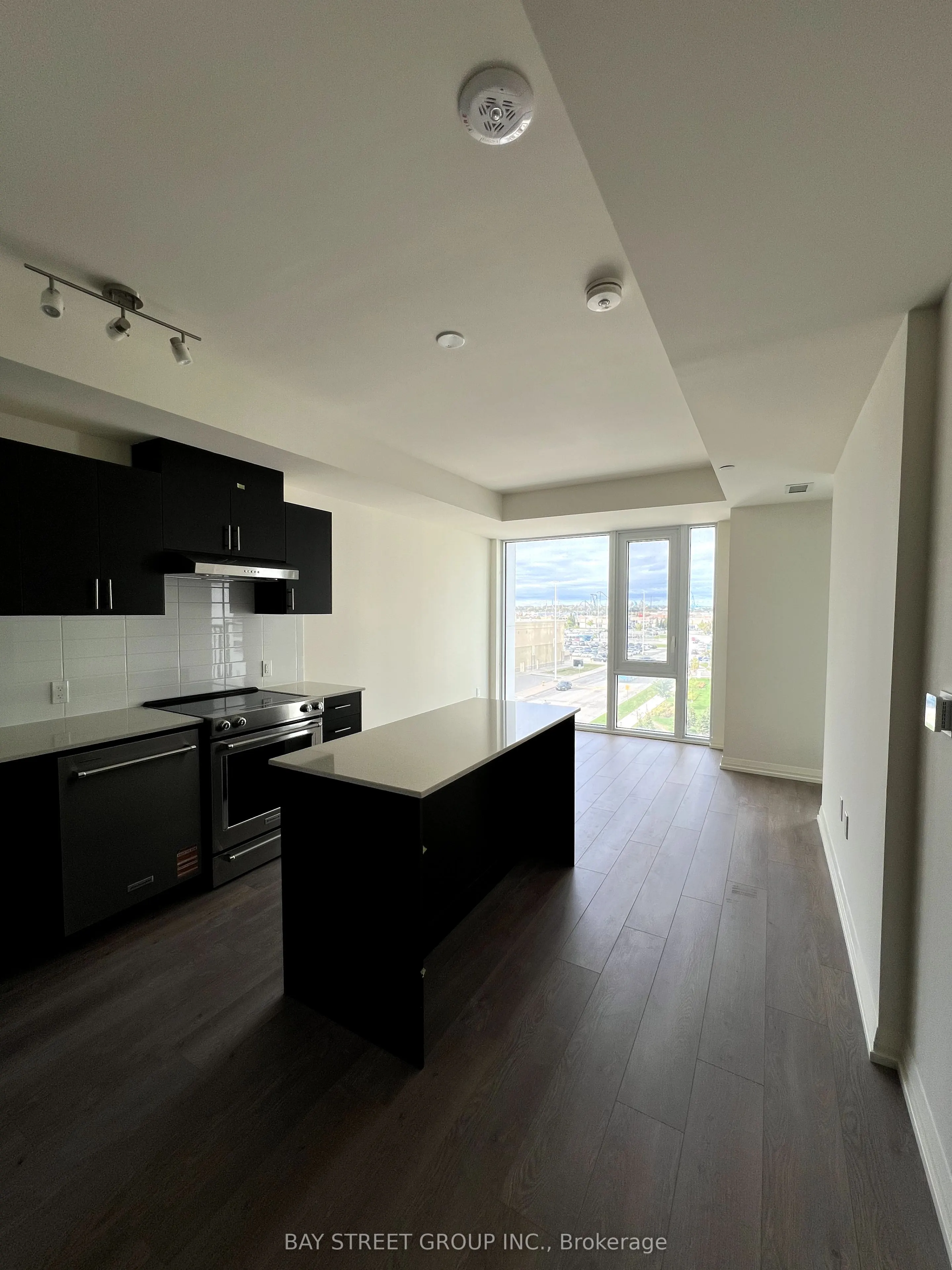 27 Korda Gate, #418