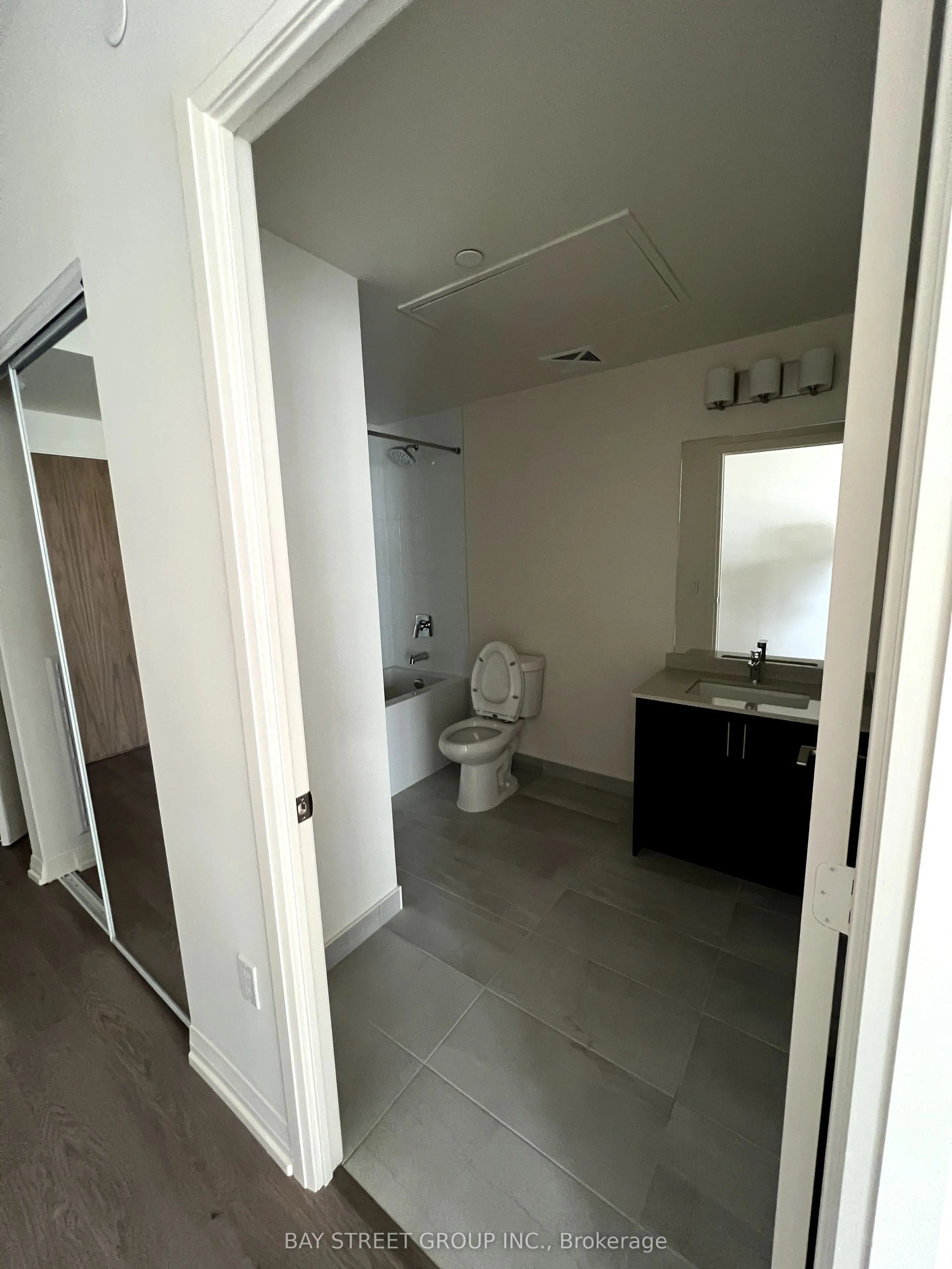 27 Korda Gate, #418