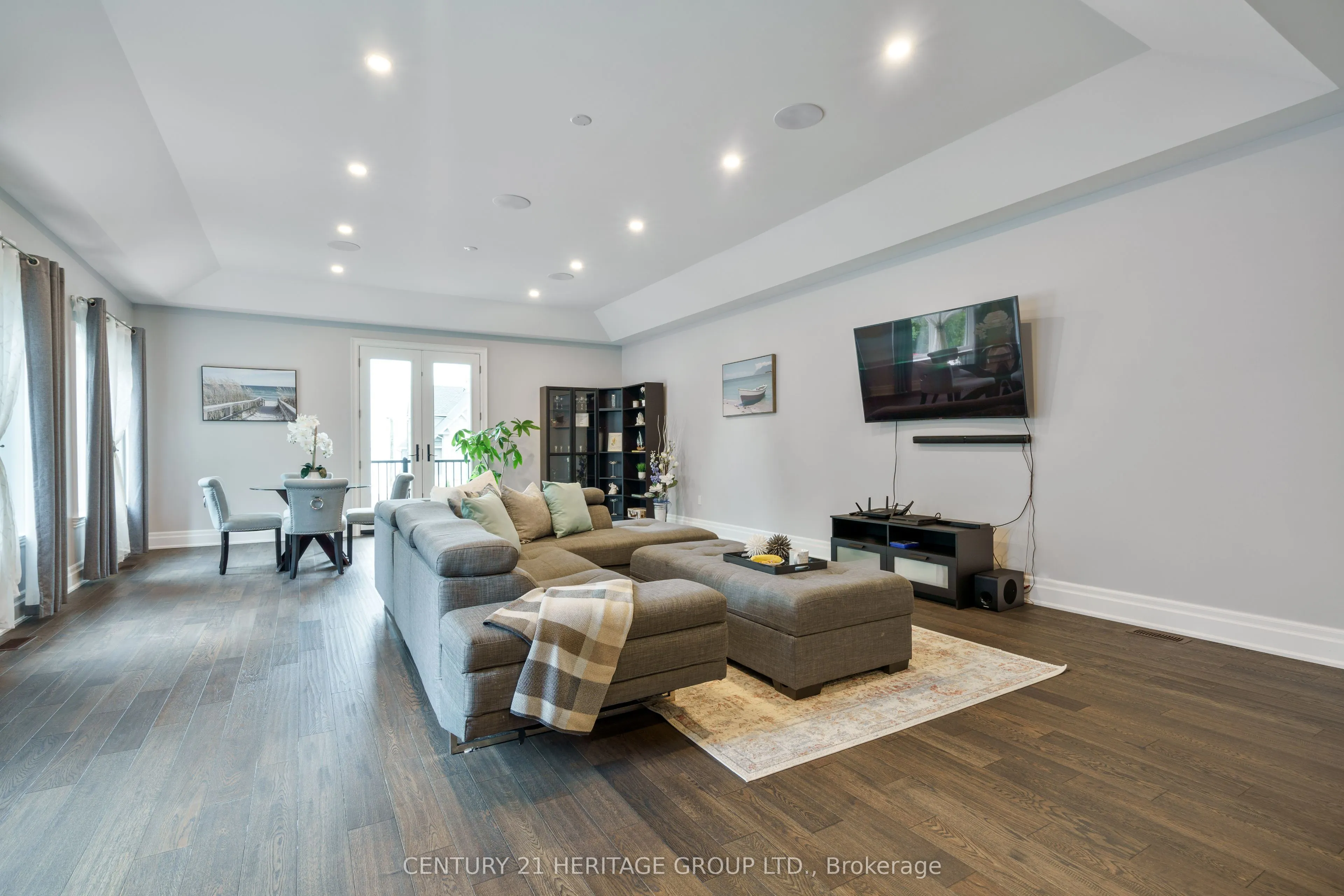 1894 Simcoe Boulevard