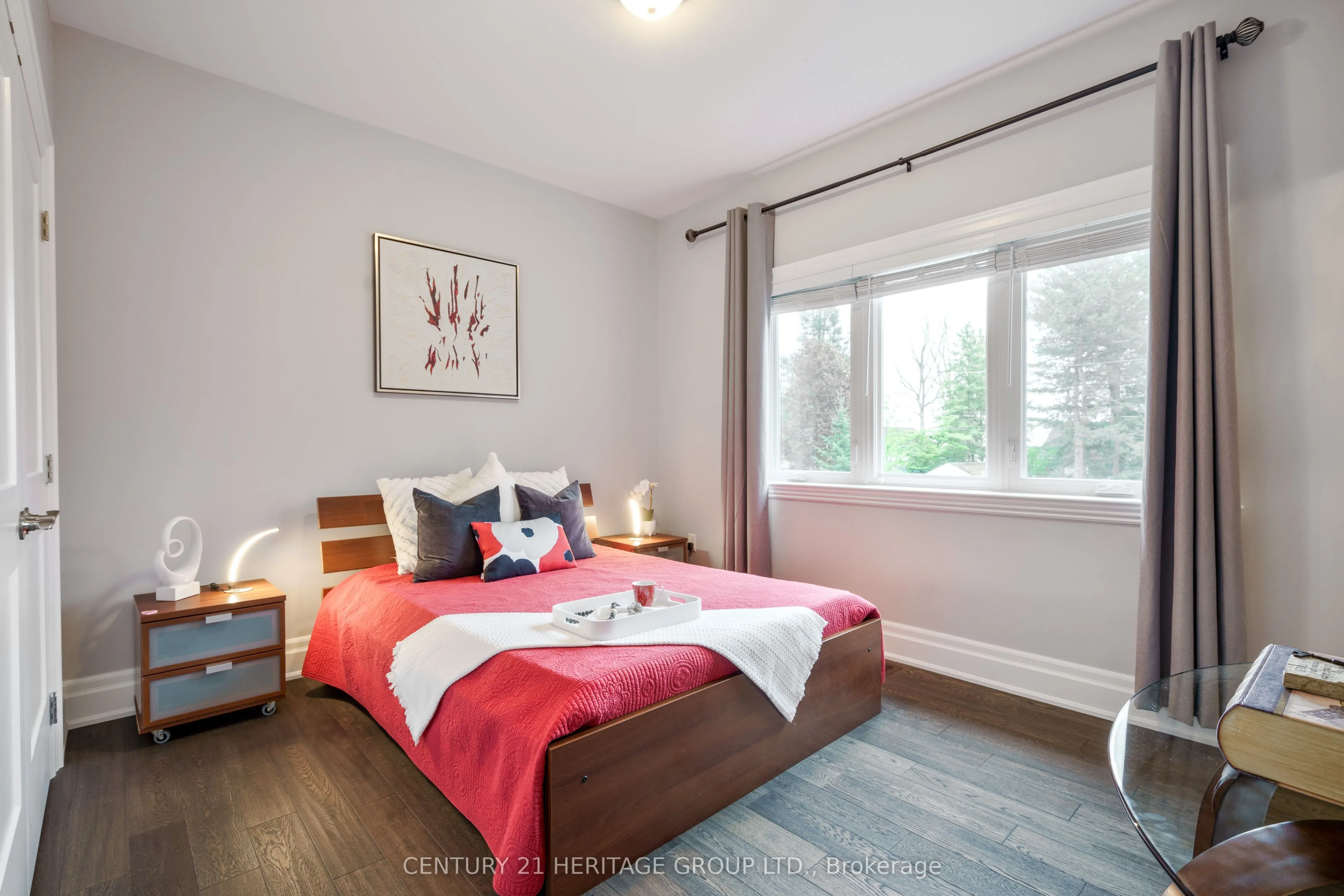 1894 Simcoe Boulevard