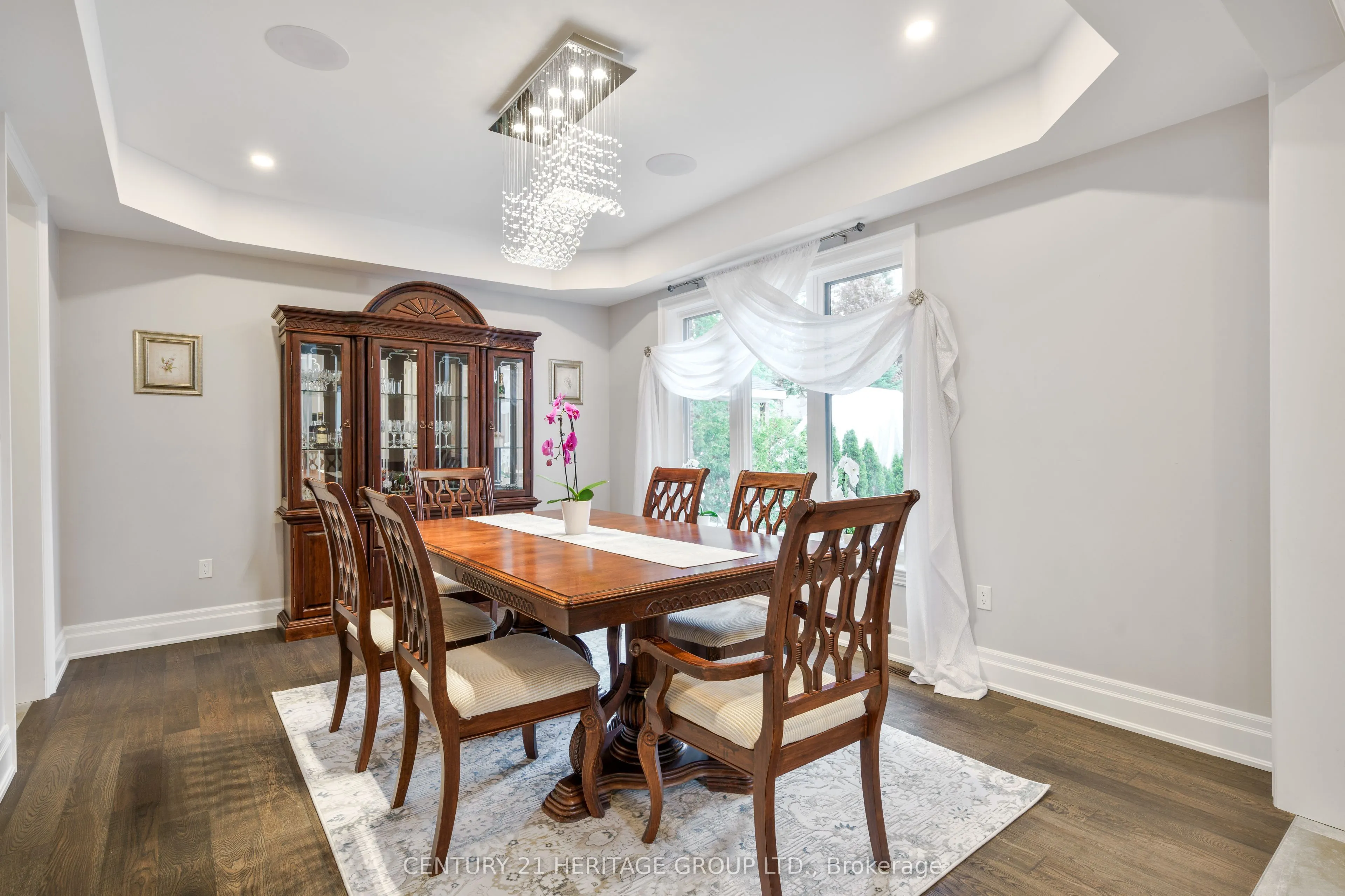 1894 Simcoe Boulevard