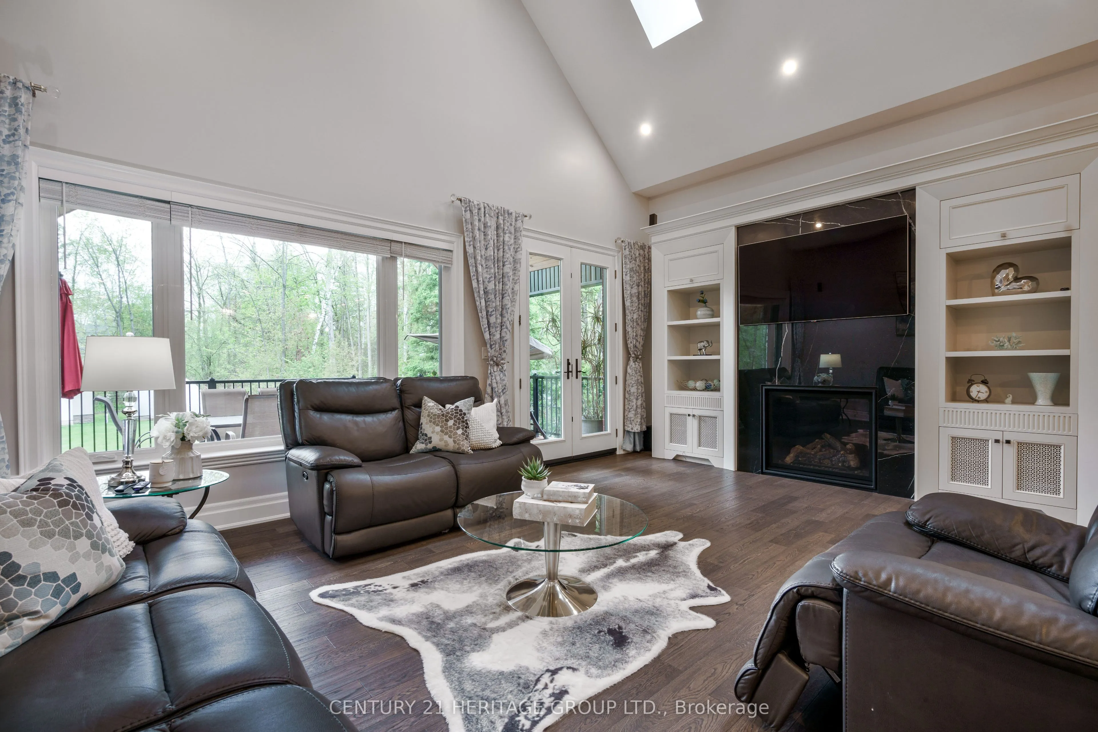 1894 Simcoe Boulevard