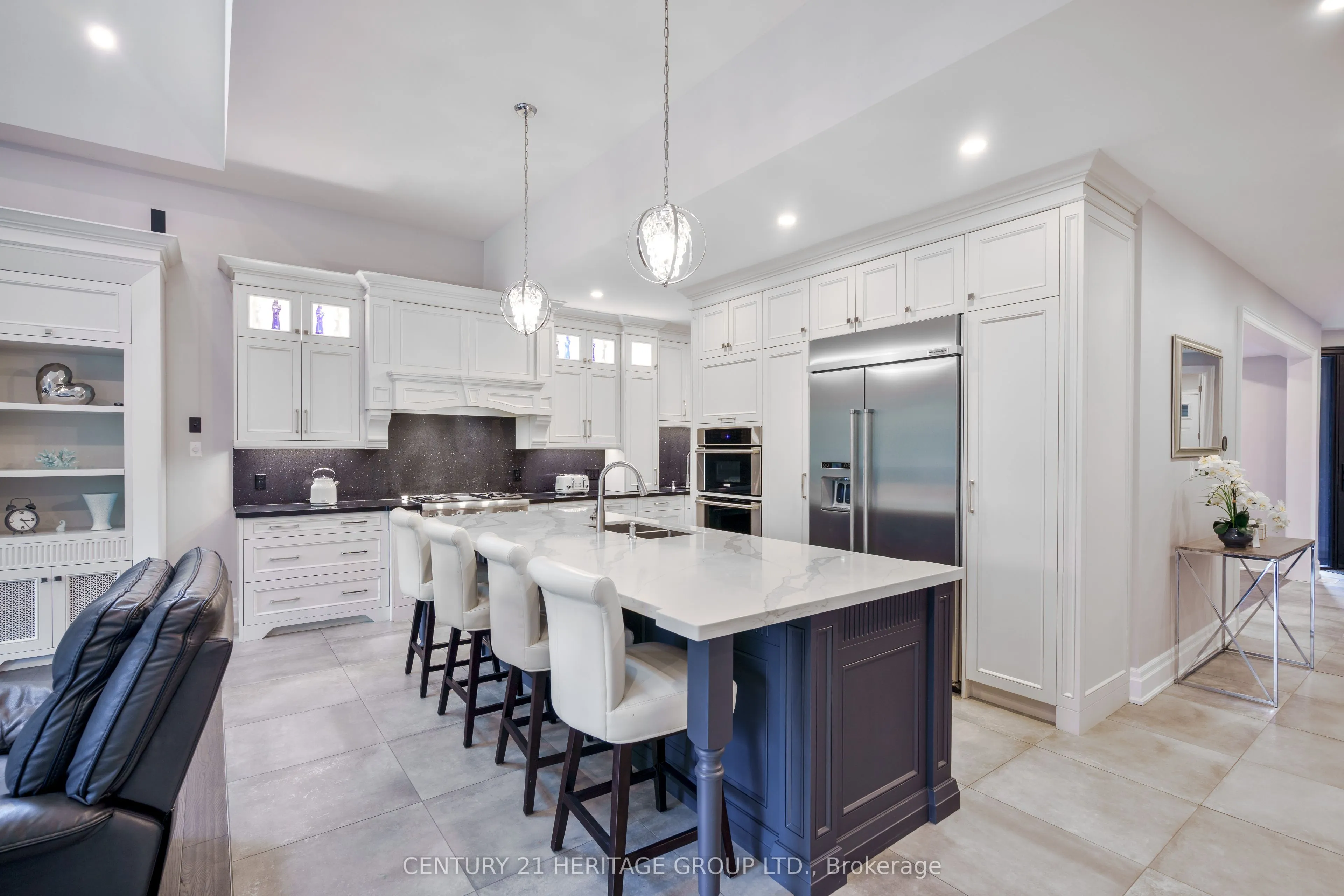 1894 Simcoe Boulevard