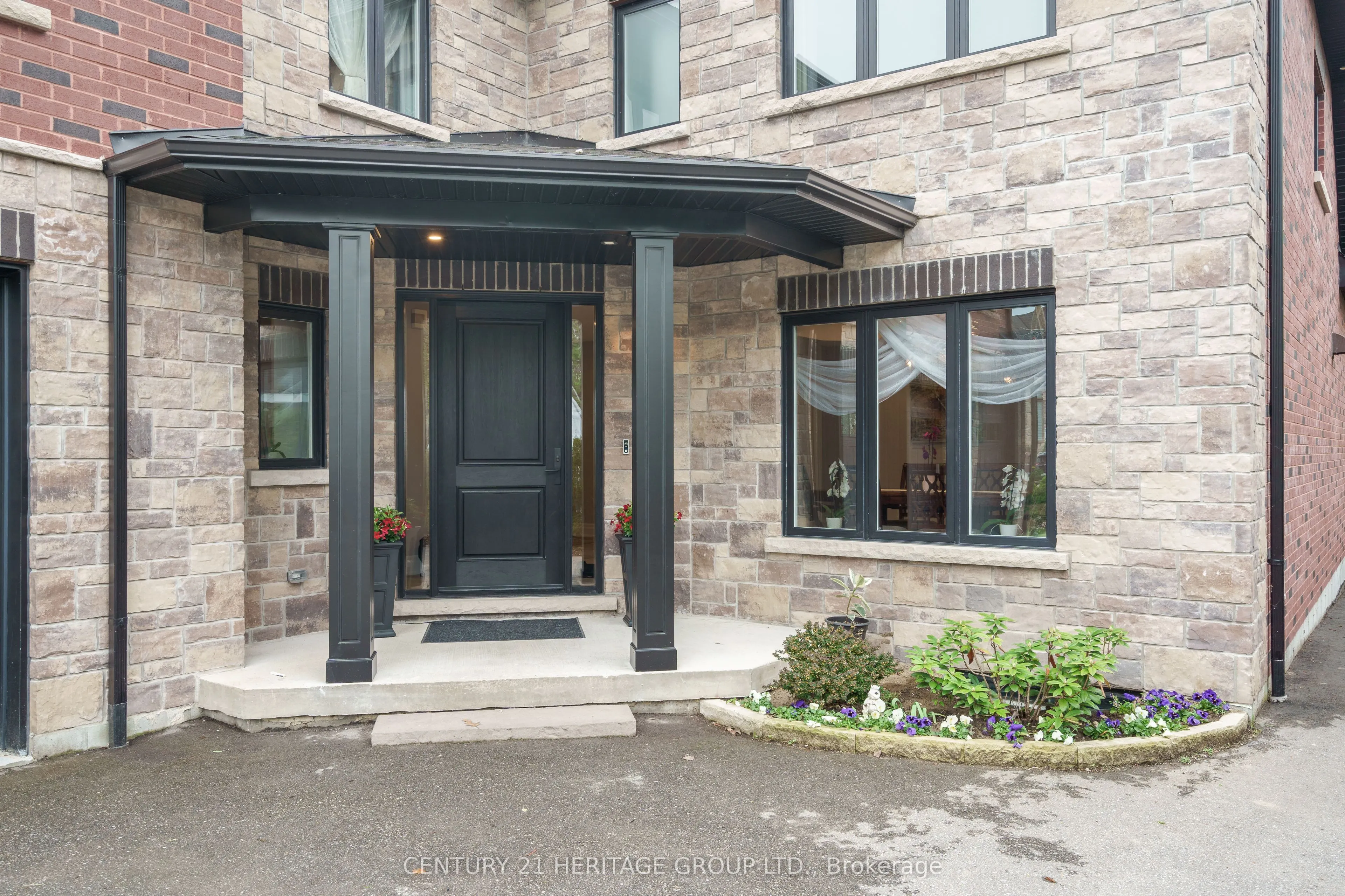 1894 Simcoe Boulevard