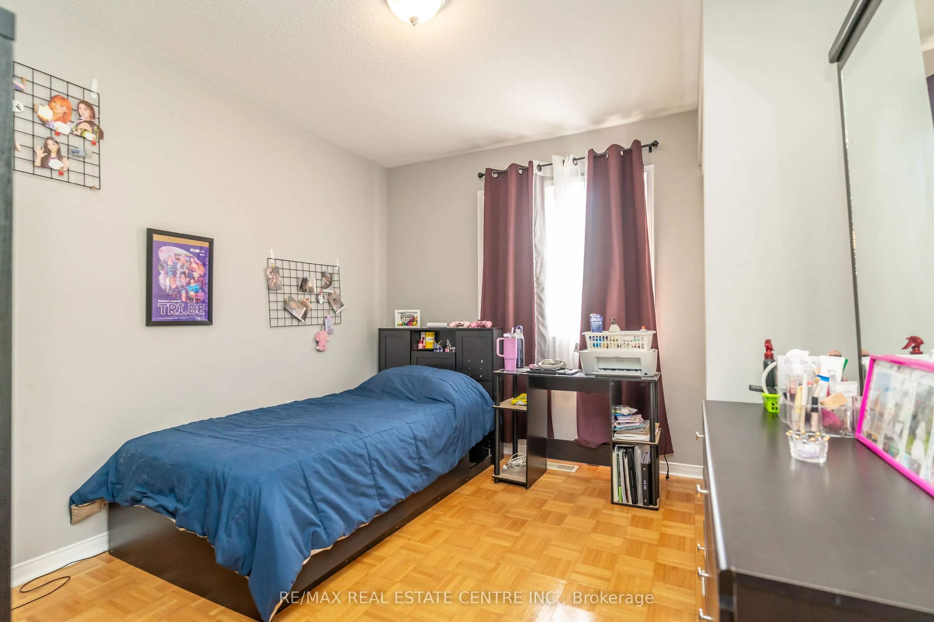 96 Henderson Crescent