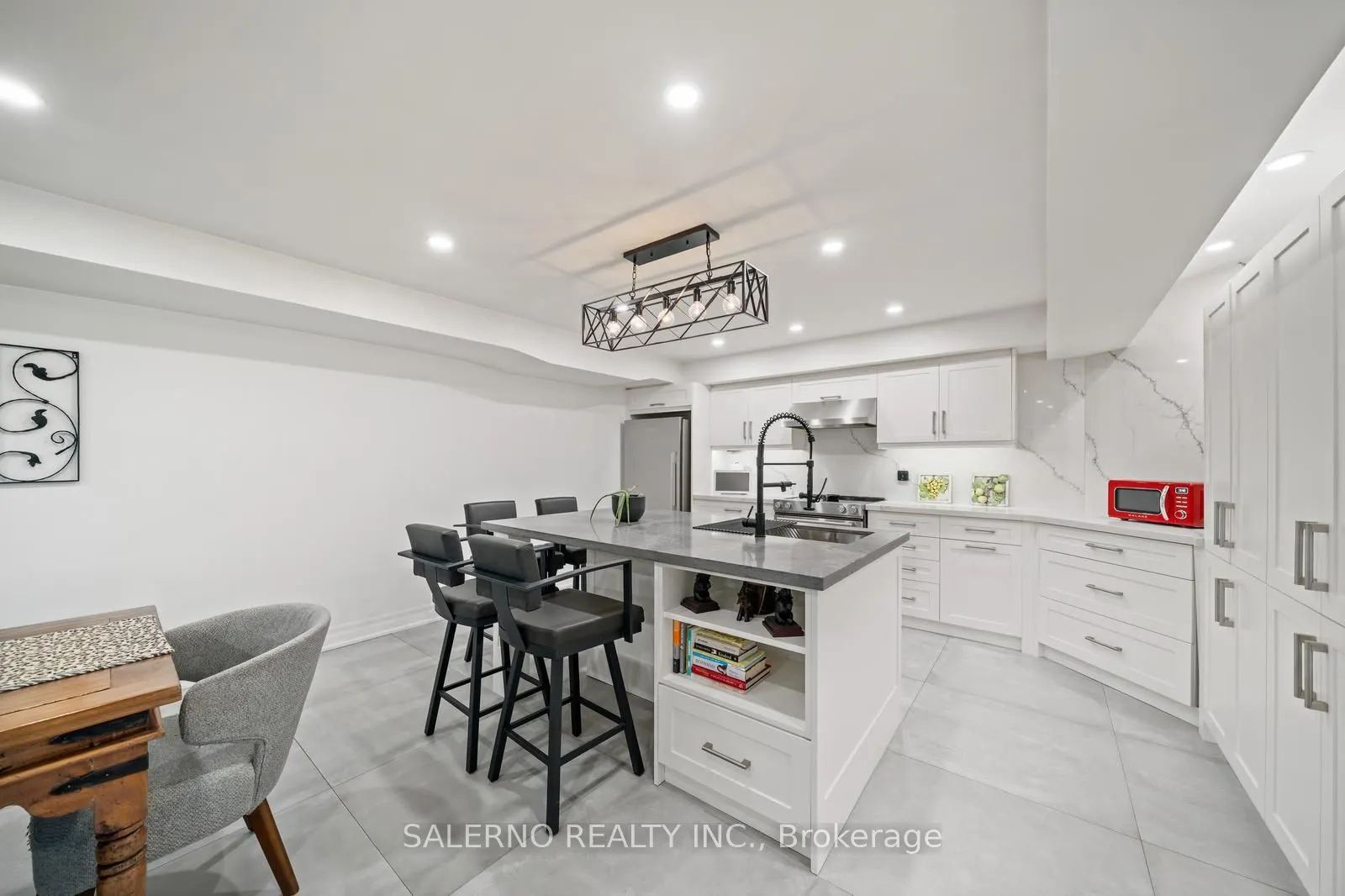 16455 10th Concession