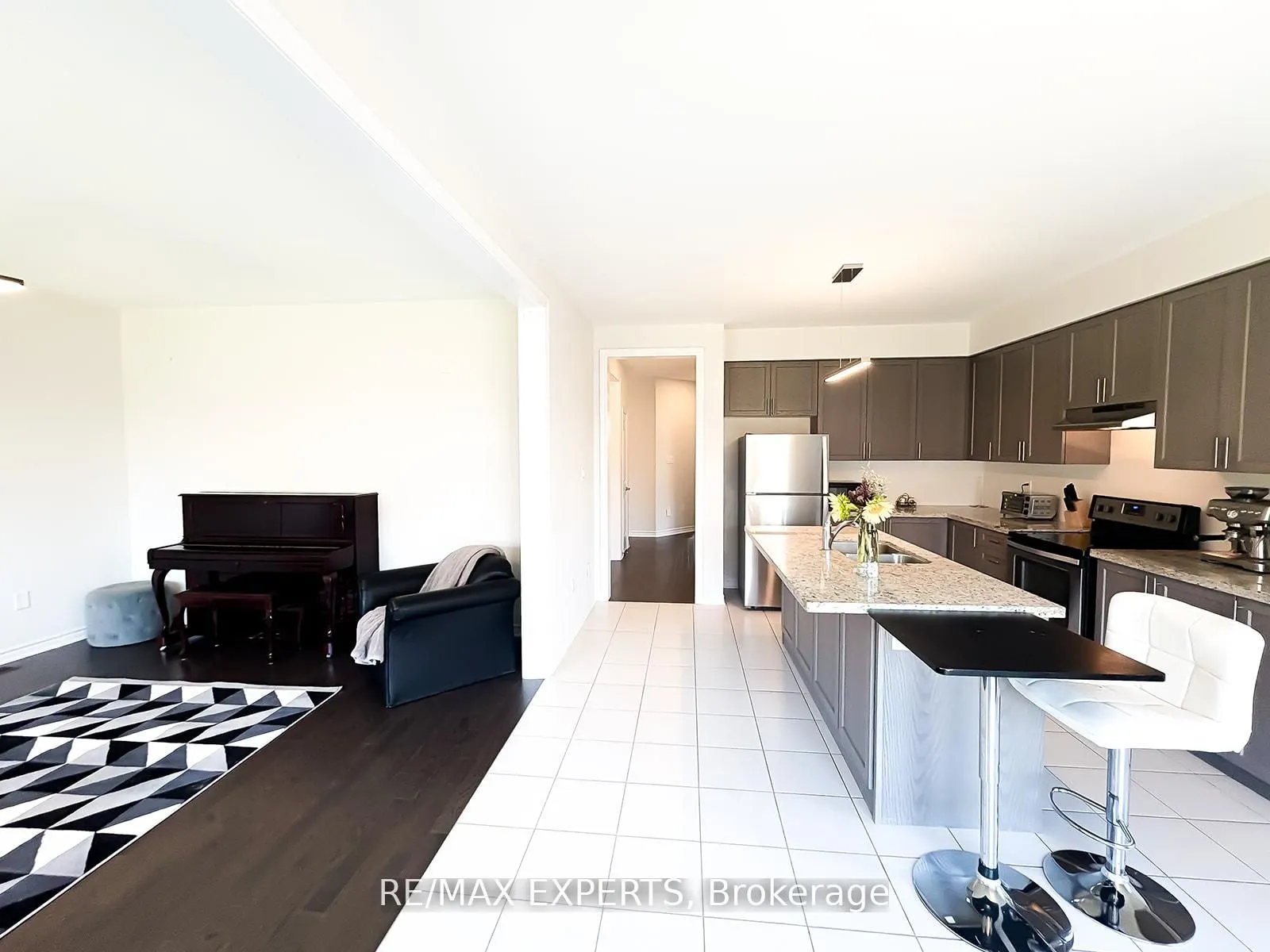 1426 Farrow Crescent