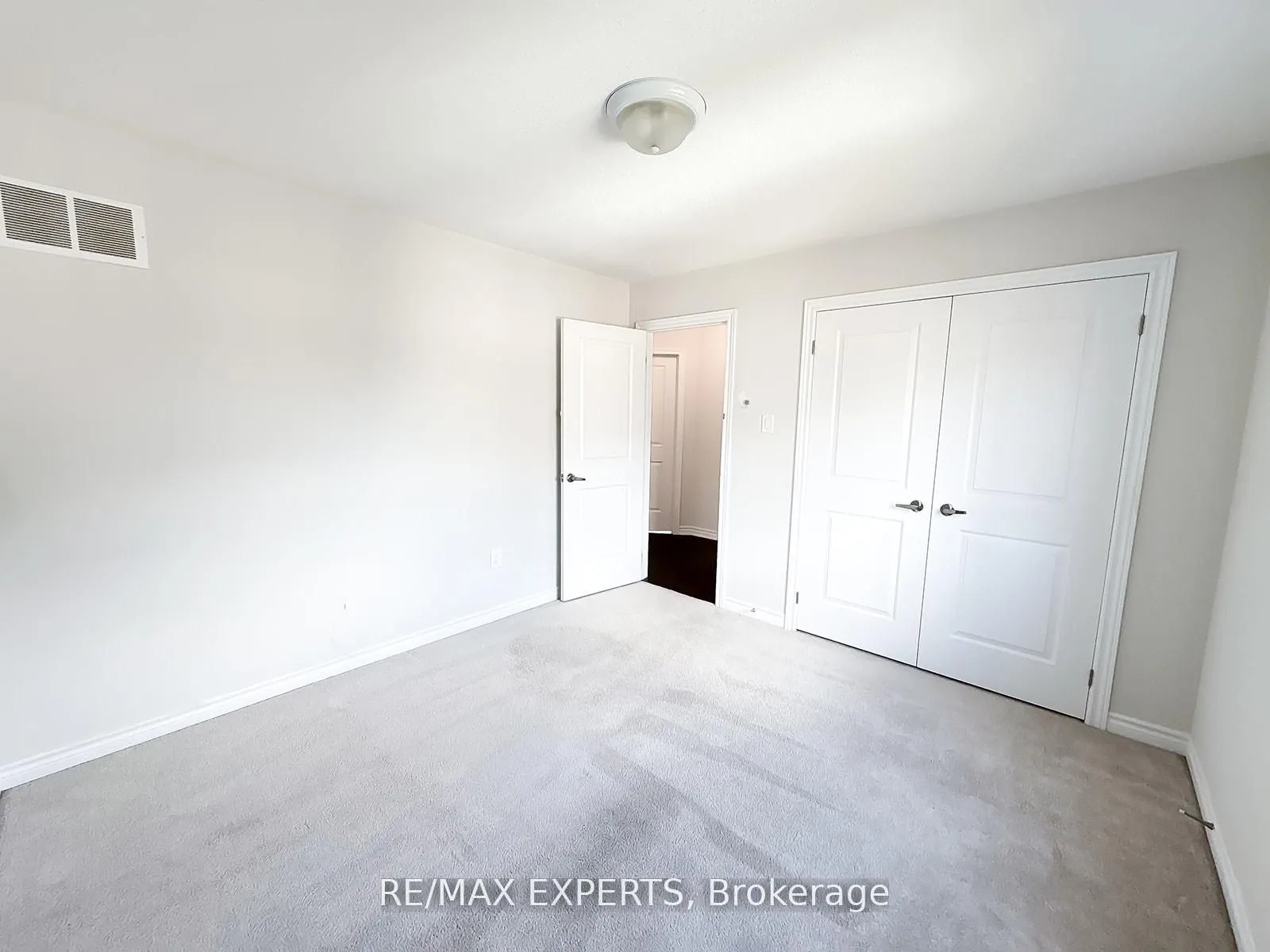 1426 Farrow Crescent