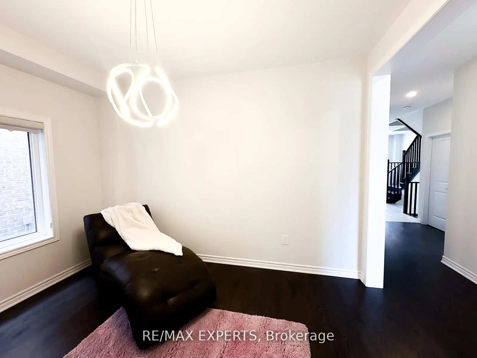 1426 Farrow Crescent