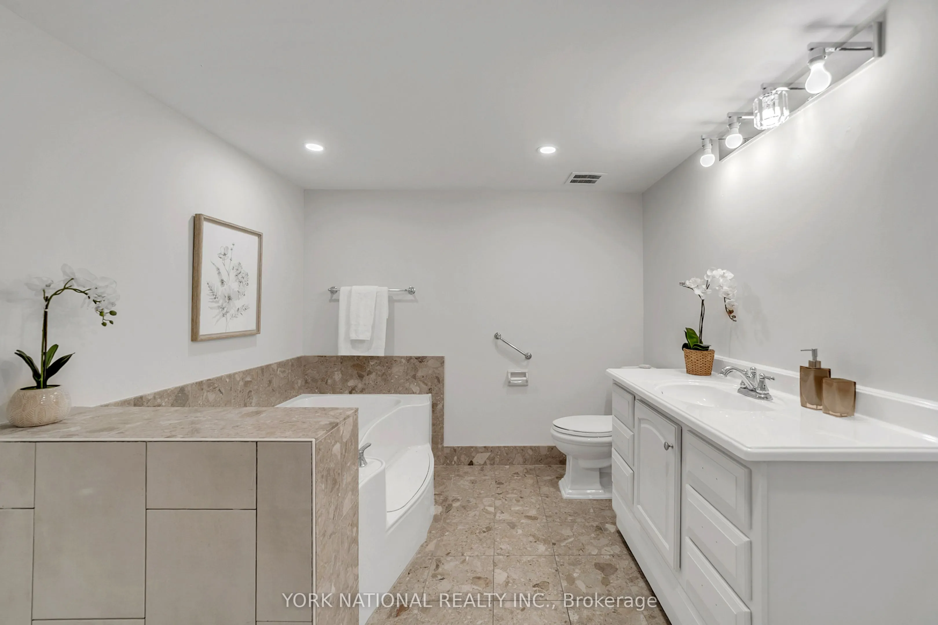 14924 Yonge Street, #408