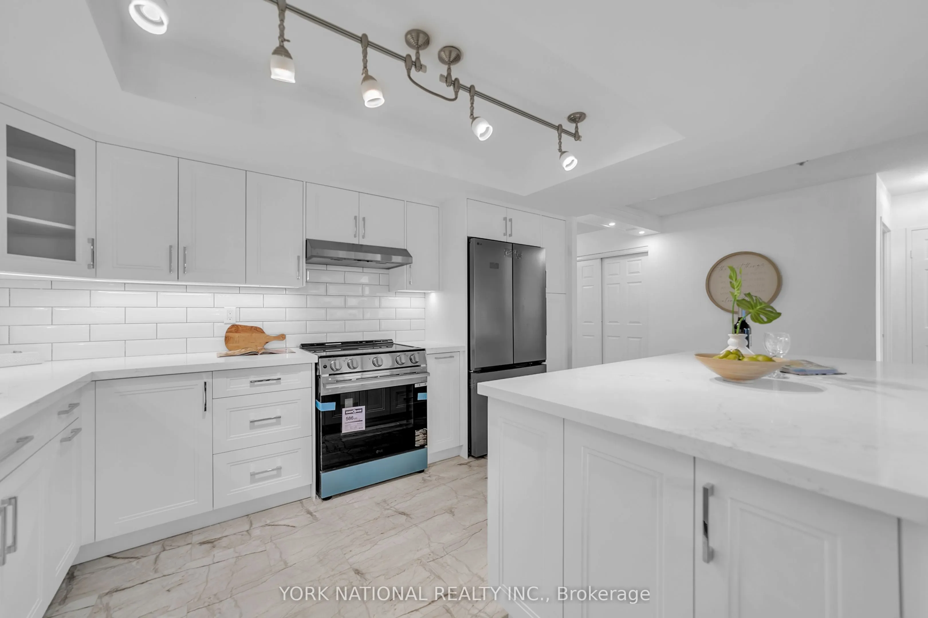 14924 Yonge Street, #408