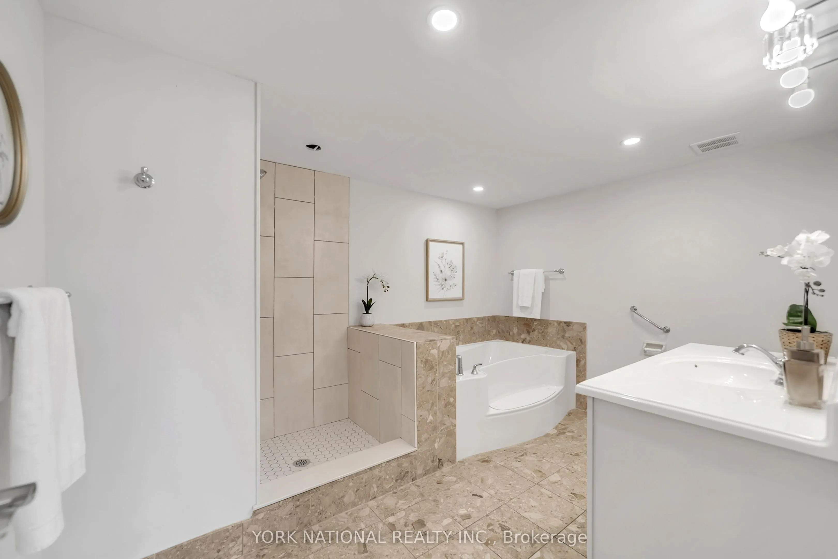 14924 Yonge Street, #408