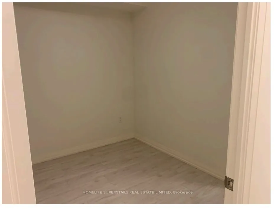 27 Korda Gate, #504