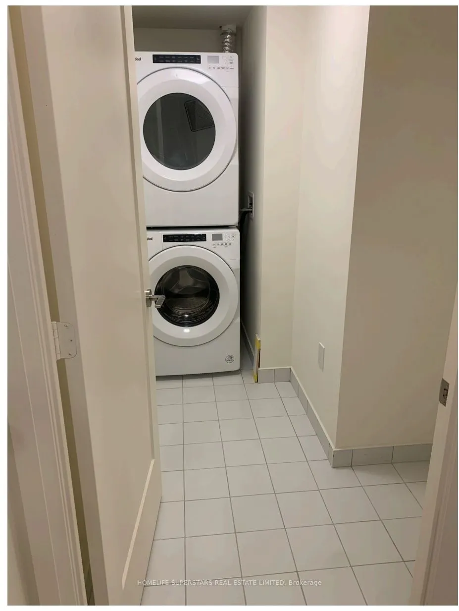 27 Korda Gate, #504