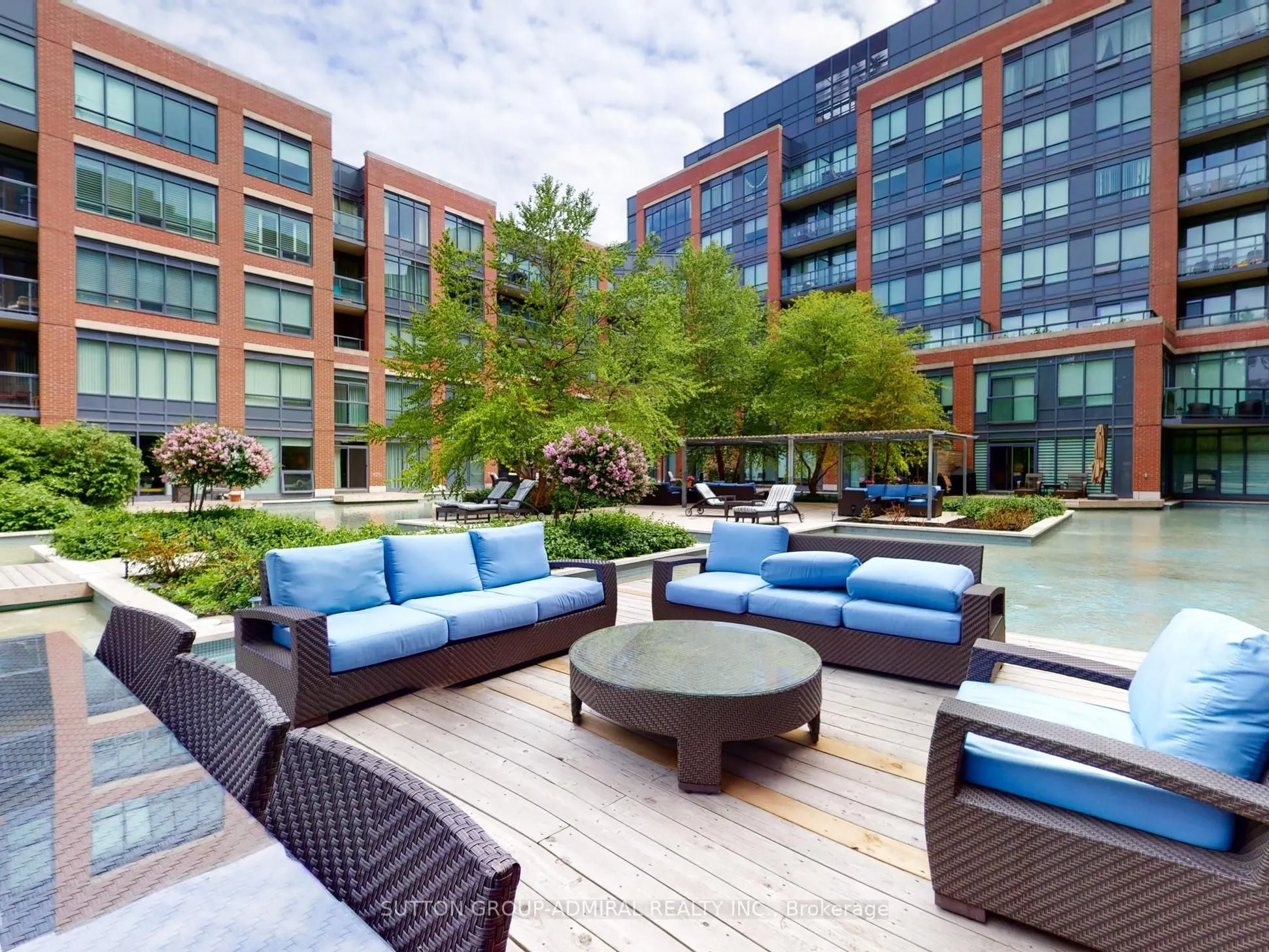 7608 yonge Street, #604