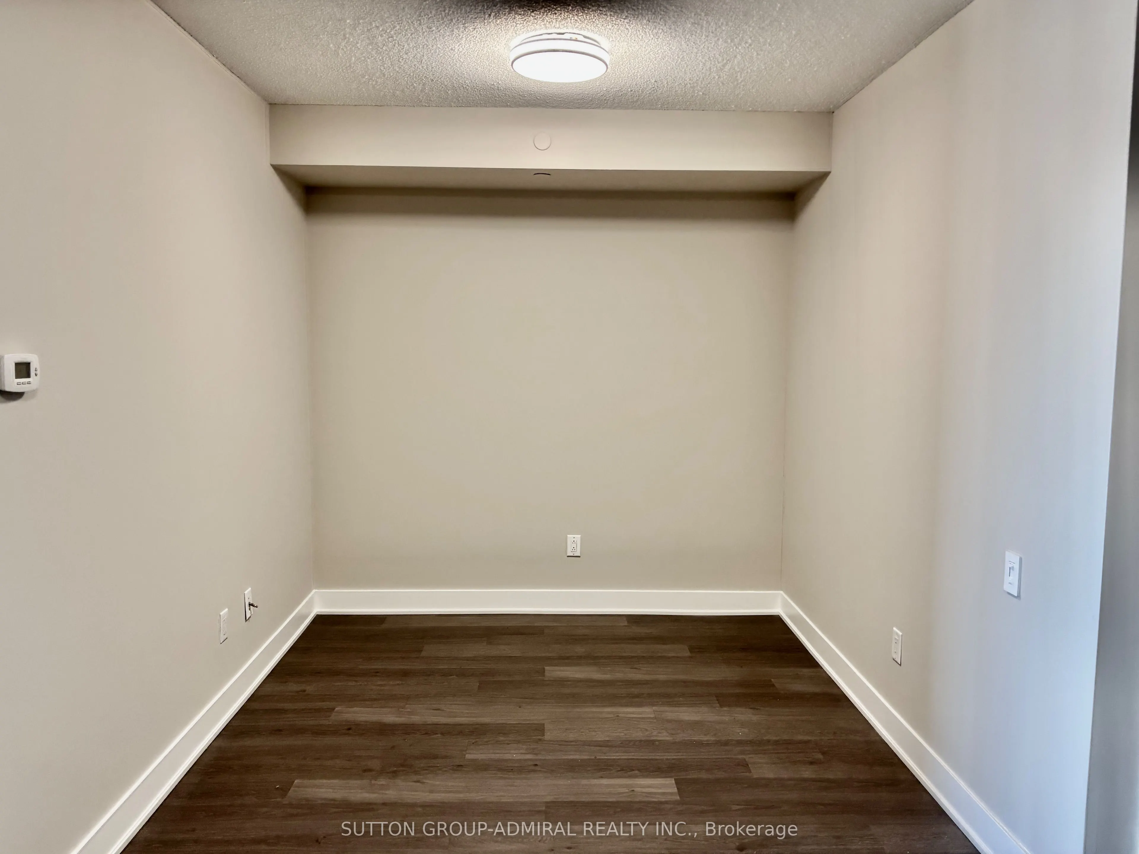 7608 yonge Street, #604