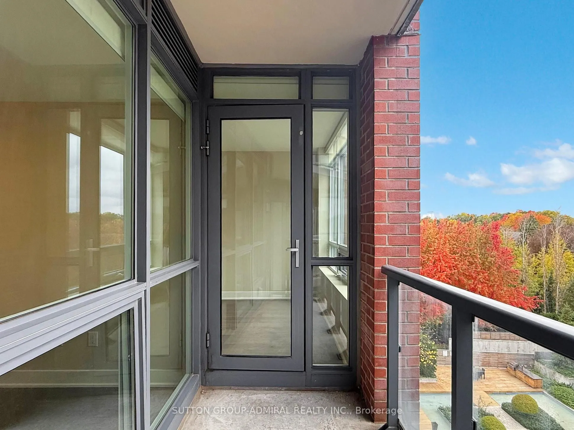 7608 yonge Street, #604